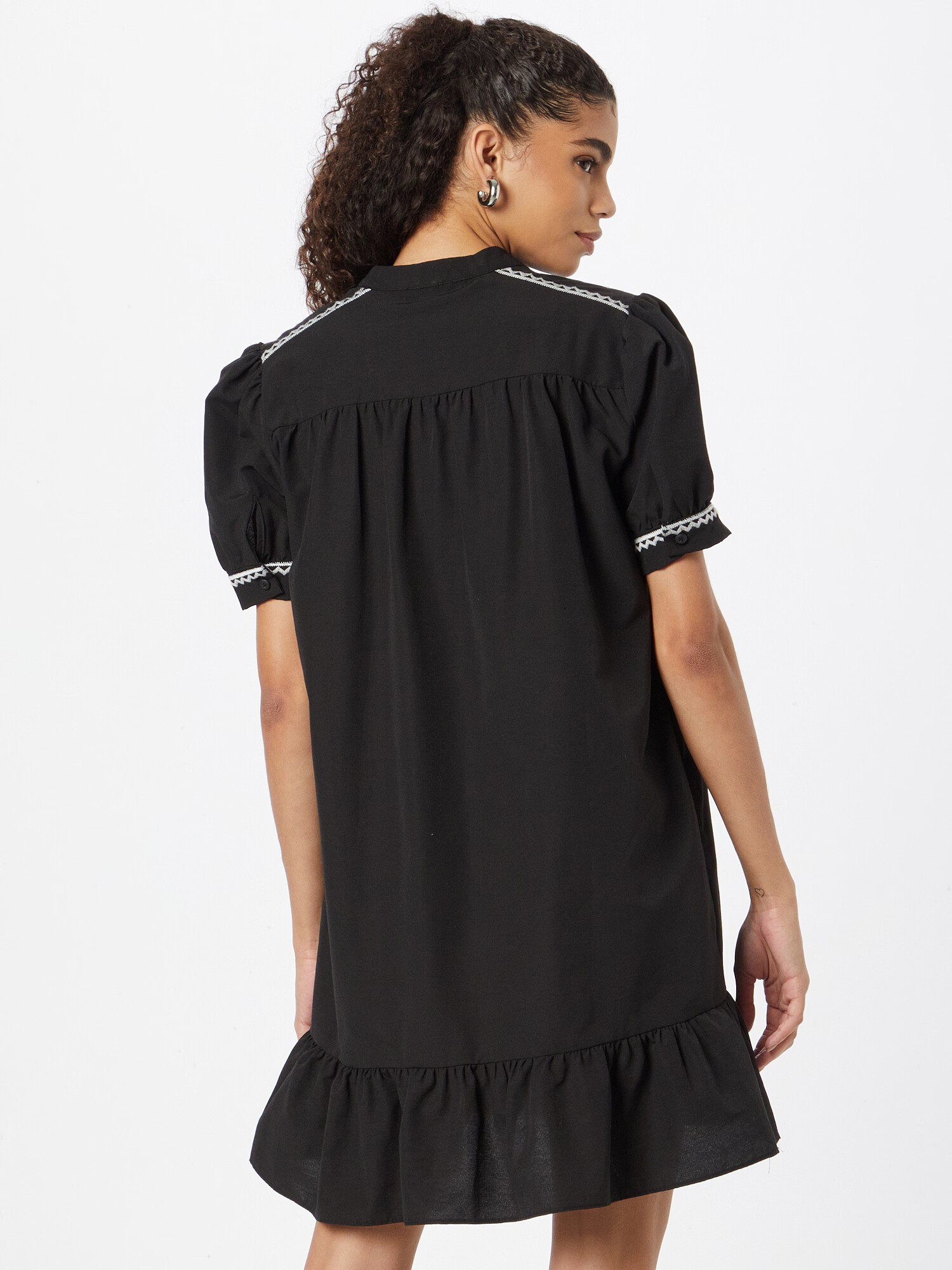 Trendyol Rochie negru / alb - Pled.ro