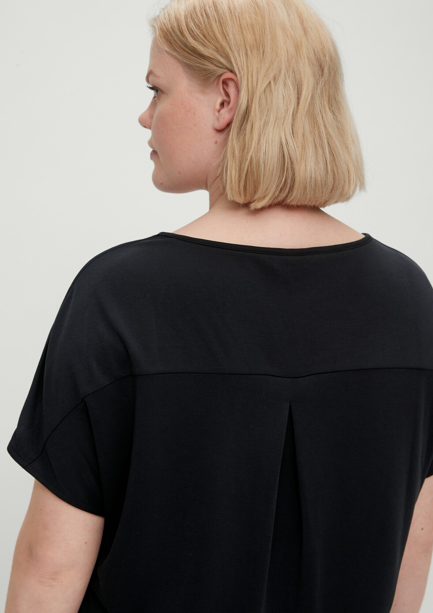 TRIANGLE Tricou negru - Pled.ro