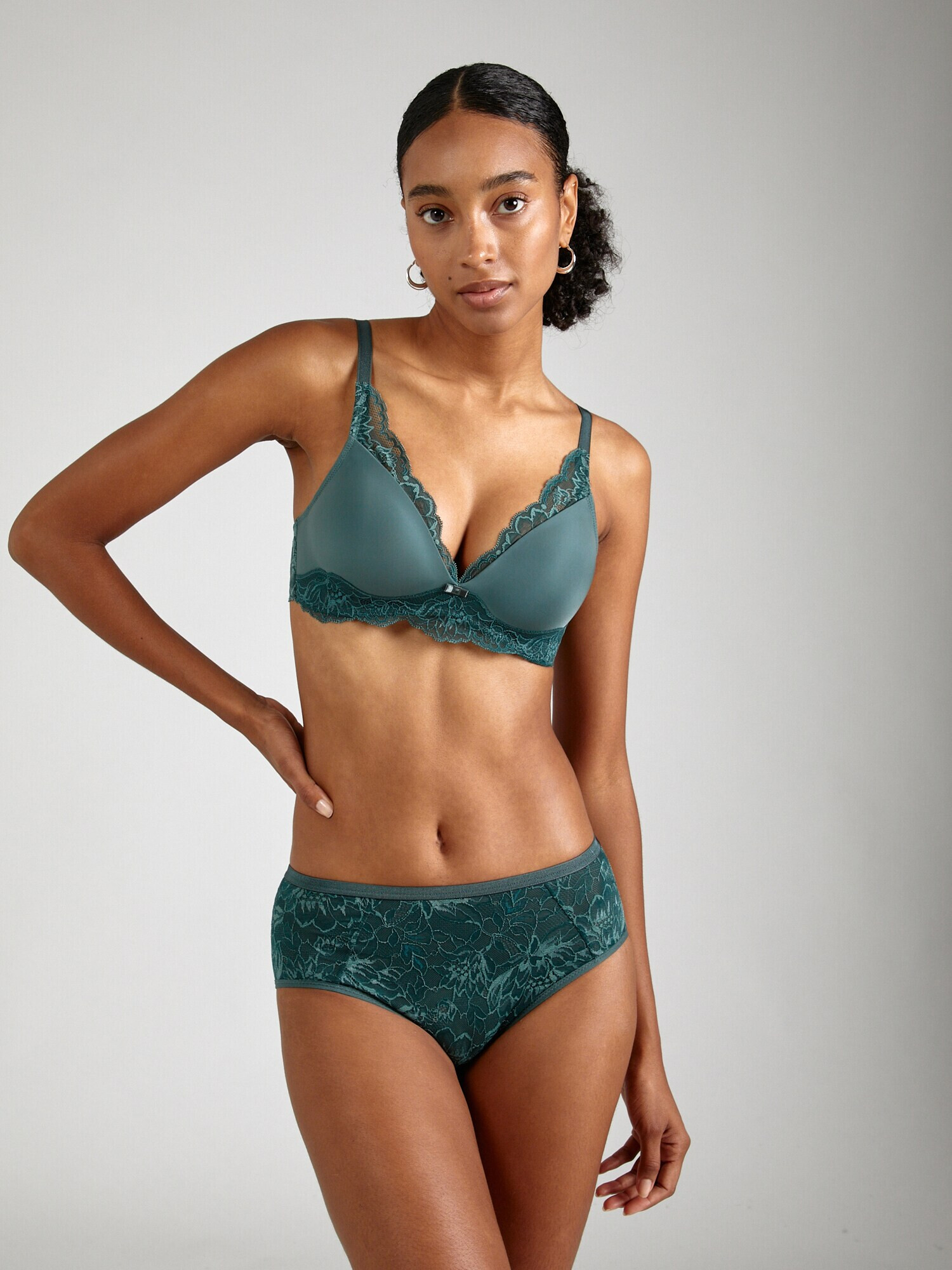 TRIUMPH Slip 'Amourette Charm T' verde închis - Pled.ro