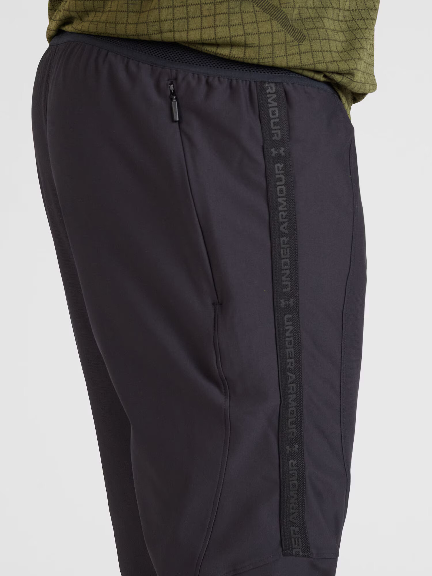 UNDER ARMOUR Pantaloni sport 'Challenger Pro' gri metalic / corai / negru - Pled.ro