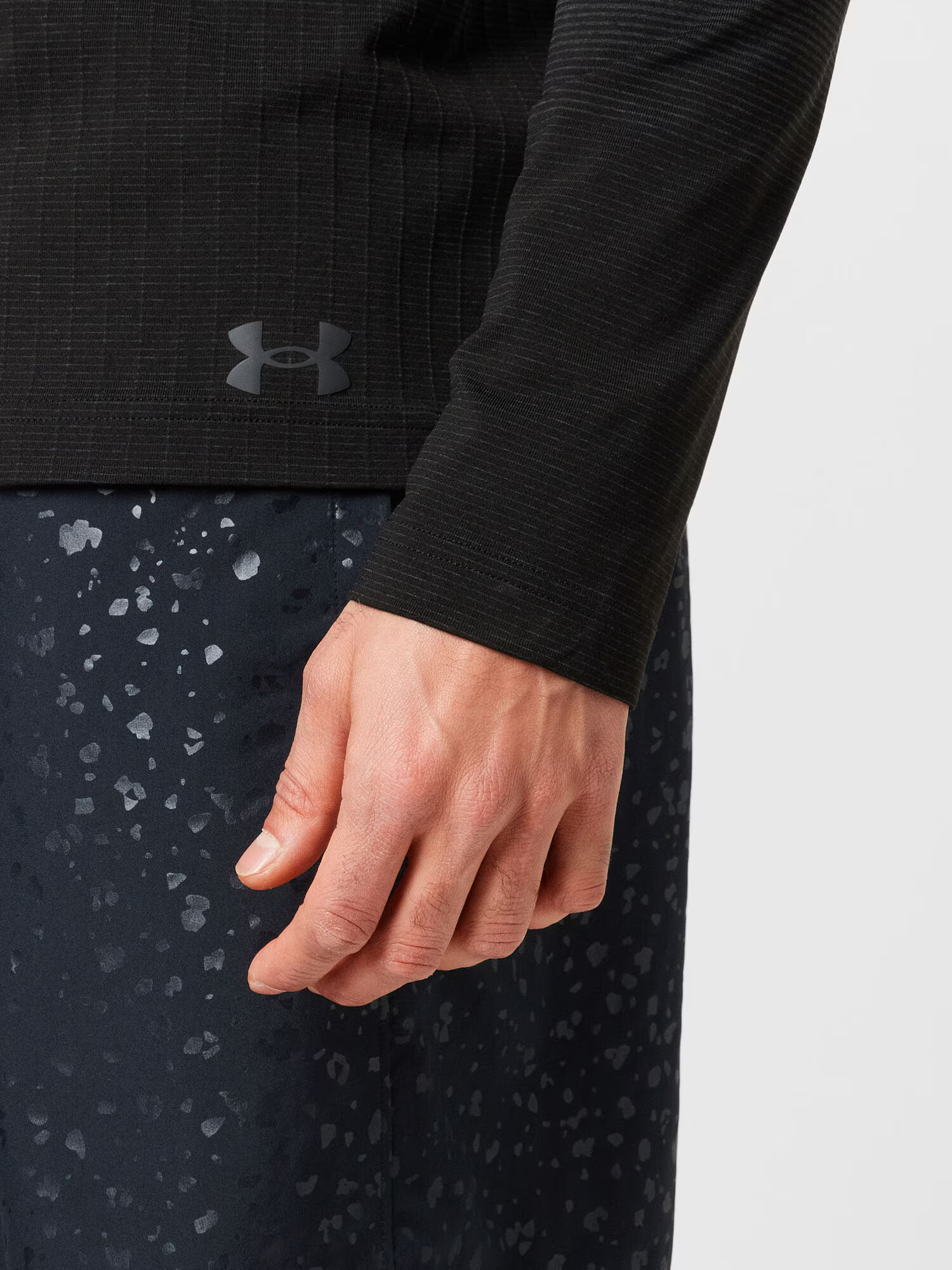 UNDER ARMOUR Tricou funcțional 'Seamless Lux' gri / negru - Pled.ro