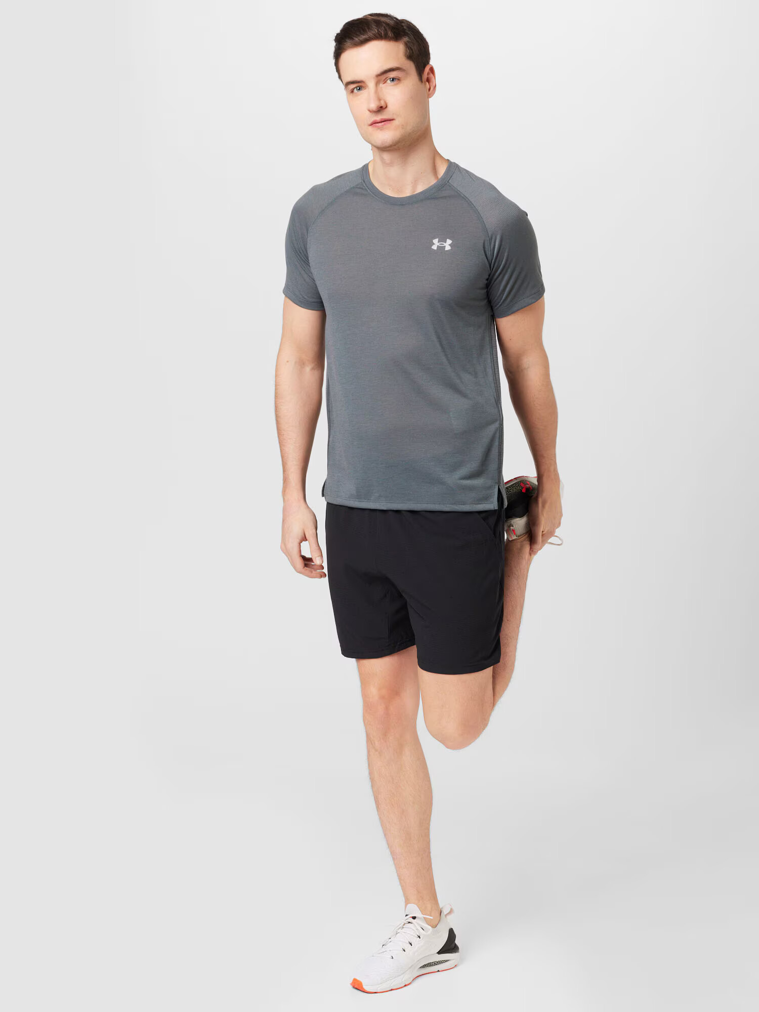 UNDER ARMOUR Tricou funcțional 'Streaker' gri fumuriu / alb - Pled.ro