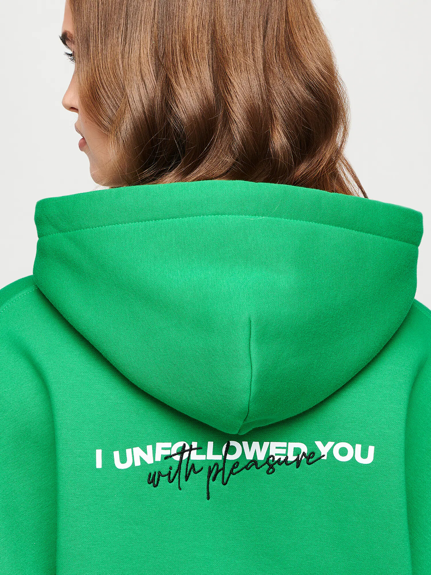 UNFOLLOWED x ABOUT YOU Bluză de molton 'STRONG' verde - Pled.ro