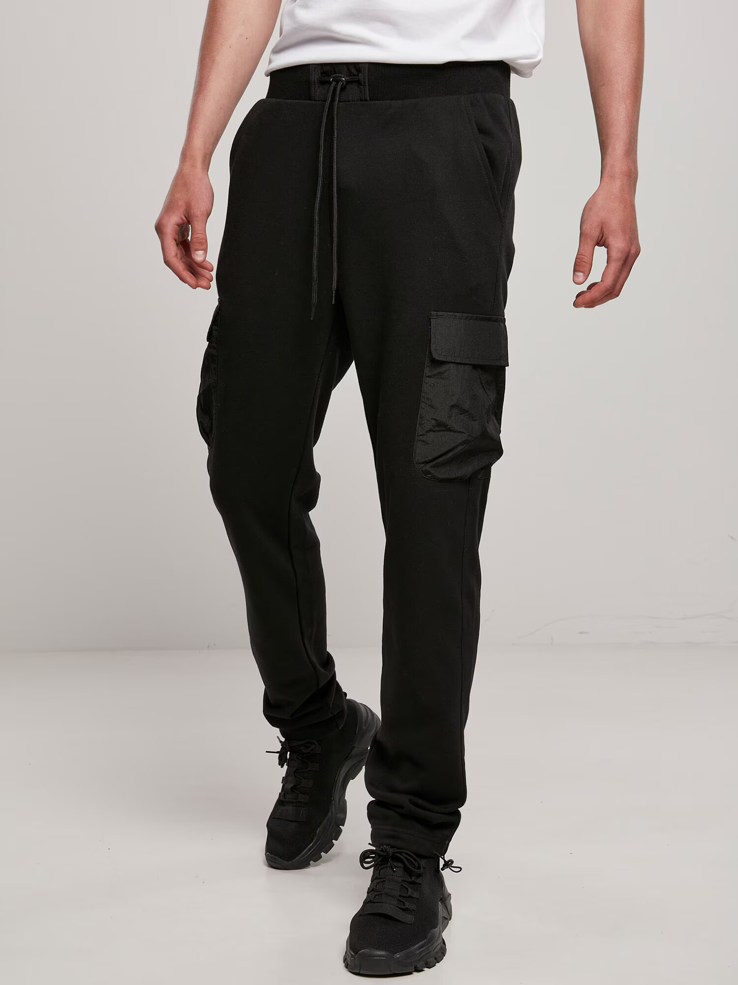 Urban Classics Pantaloni cu buzunare 'Commuter' negru - Pled.ro