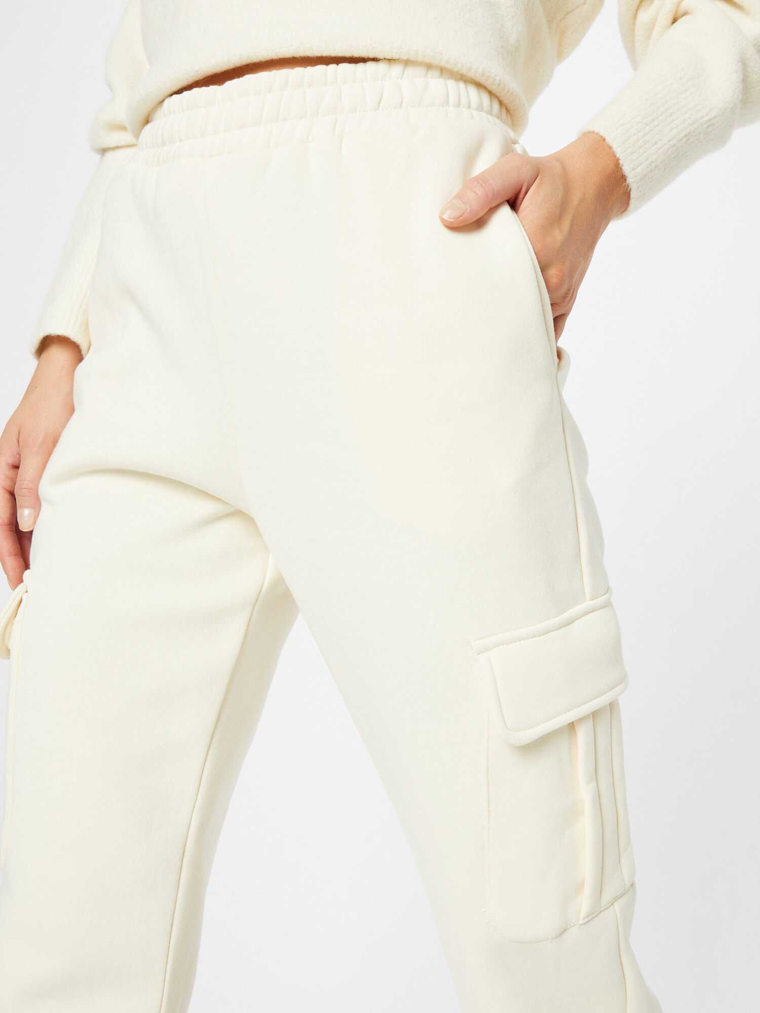 Urban Classics Pantaloni cu buzunare crem - Pled.ro