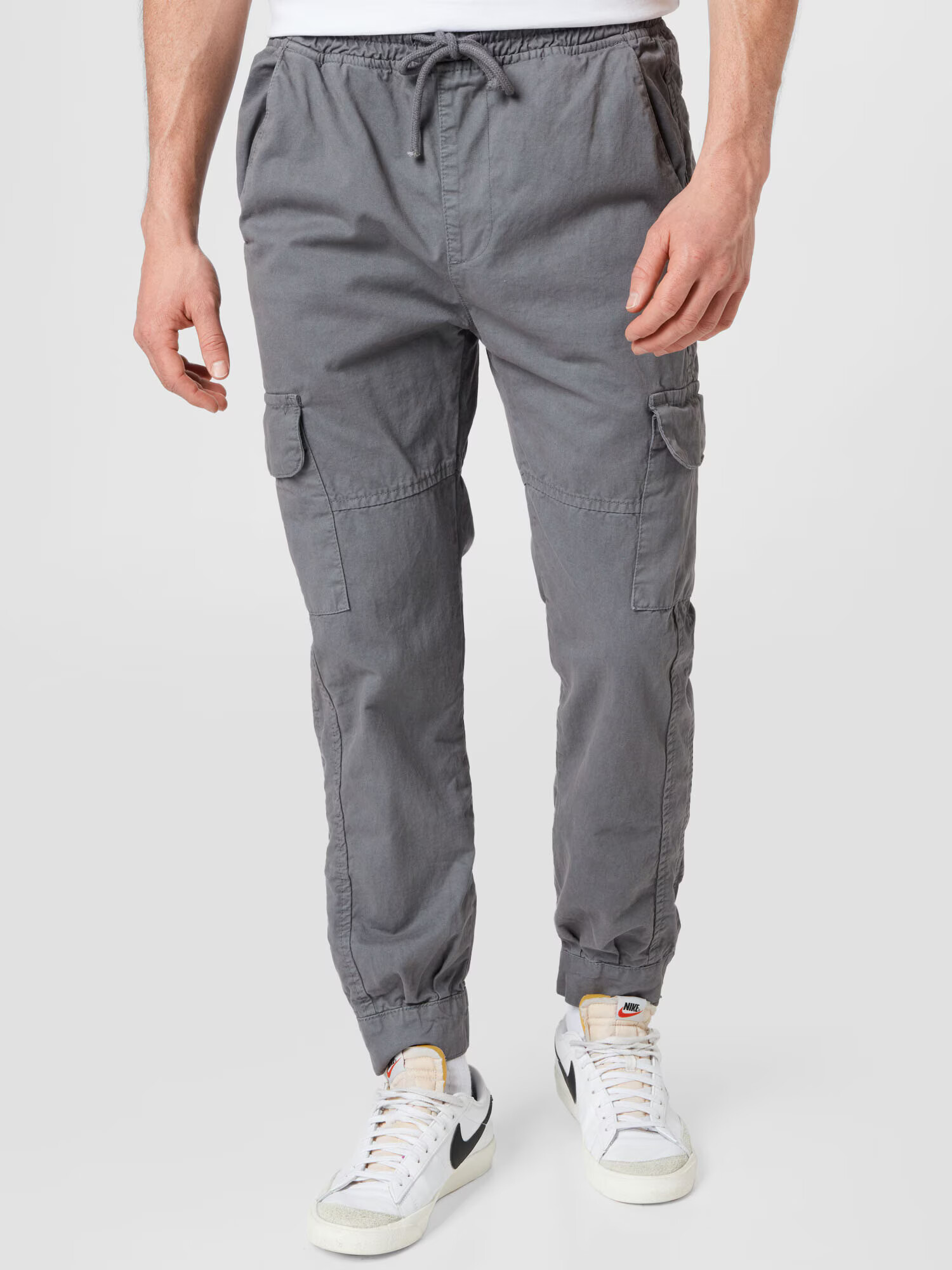 Urban Classics Pantaloni cu buzunare gri închis - Pled.ro