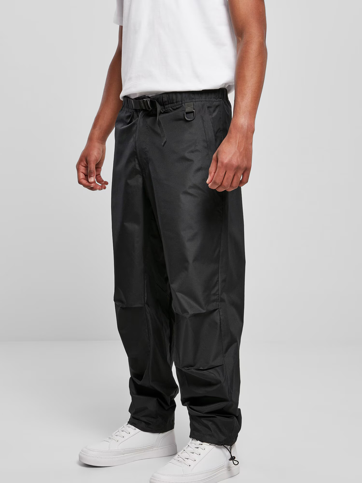 Urban Classics Pantaloni 'Mountain' negru - Pled.ro