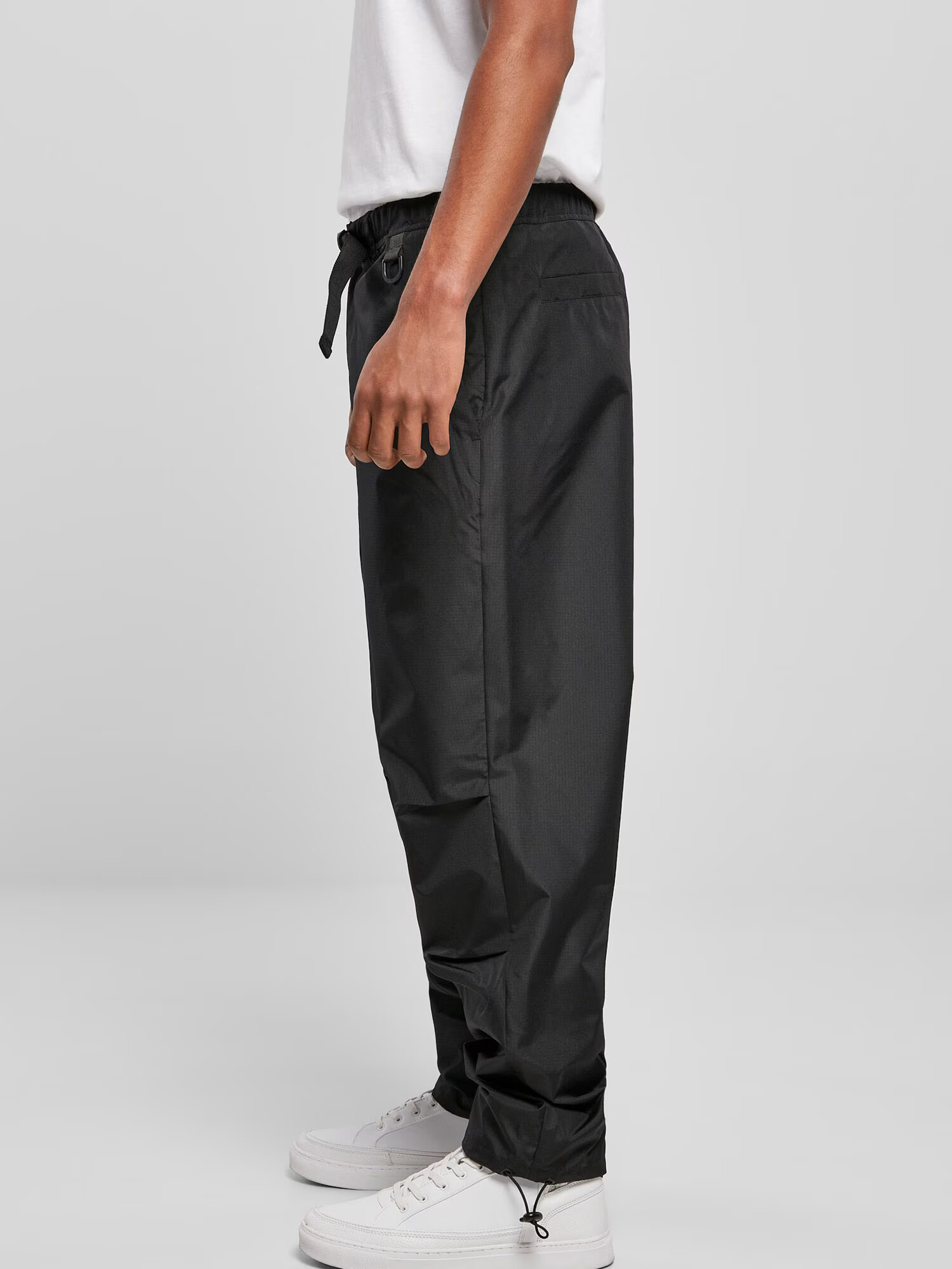 Urban Classics Pantaloni 'Mountain' negru - Pled.ro