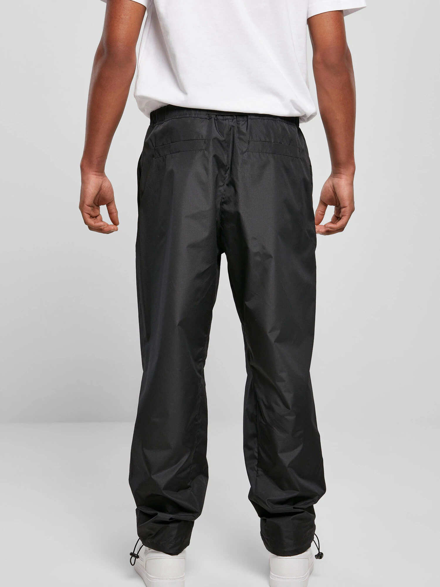 Urban Classics Pantaloni 'Mountain' negru - Pled.ro