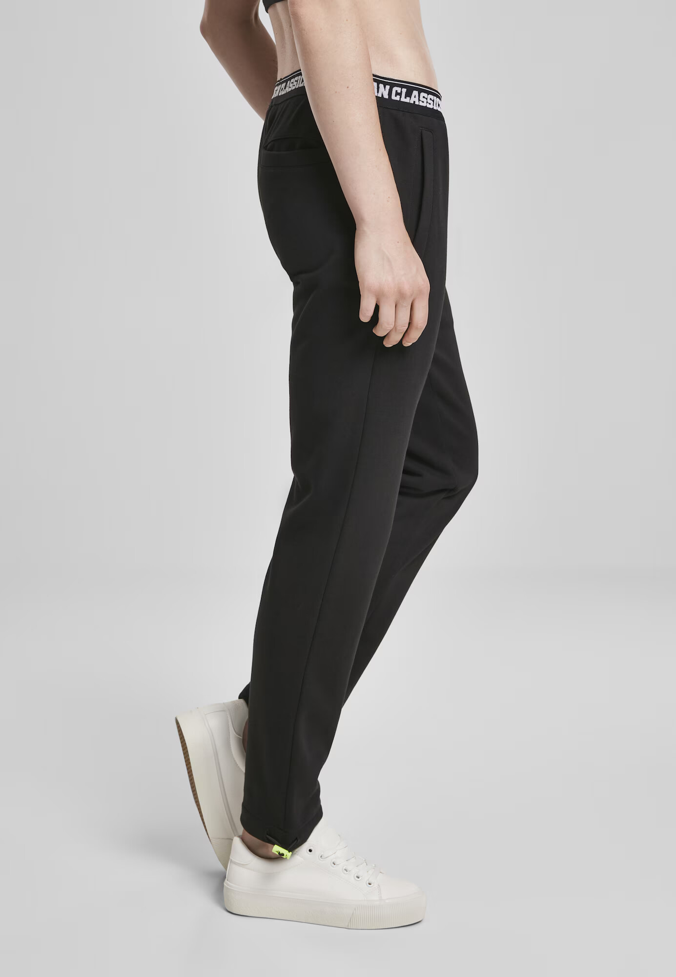 Urban Classics Pantaloni negru / alb - Pled.ro