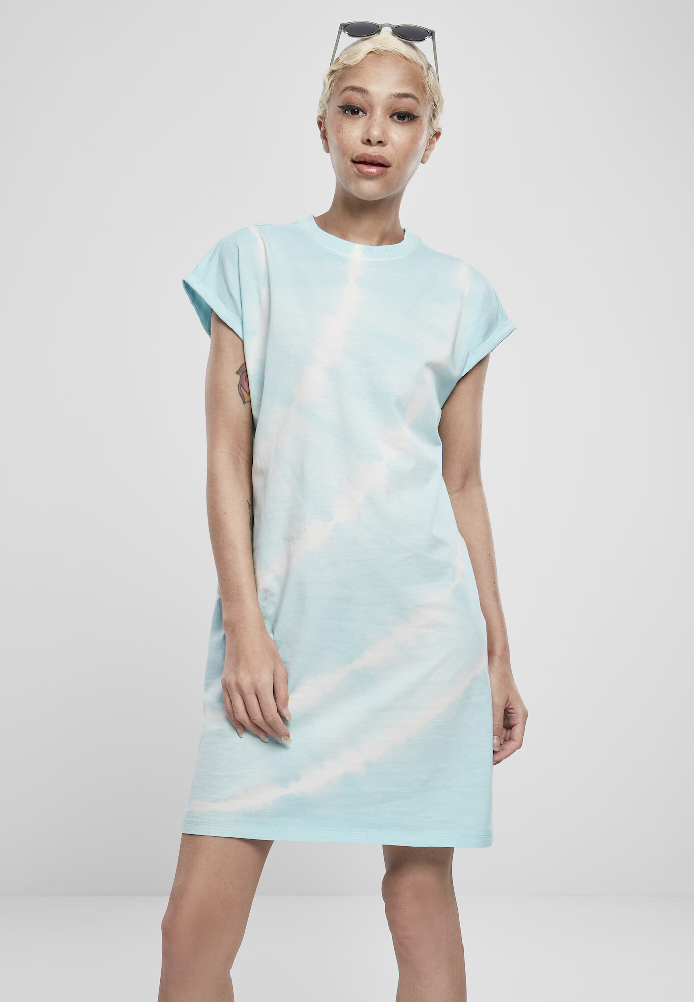 Urban Classics Rochie 'Tie Dye' albastru / alb - Pled.ro