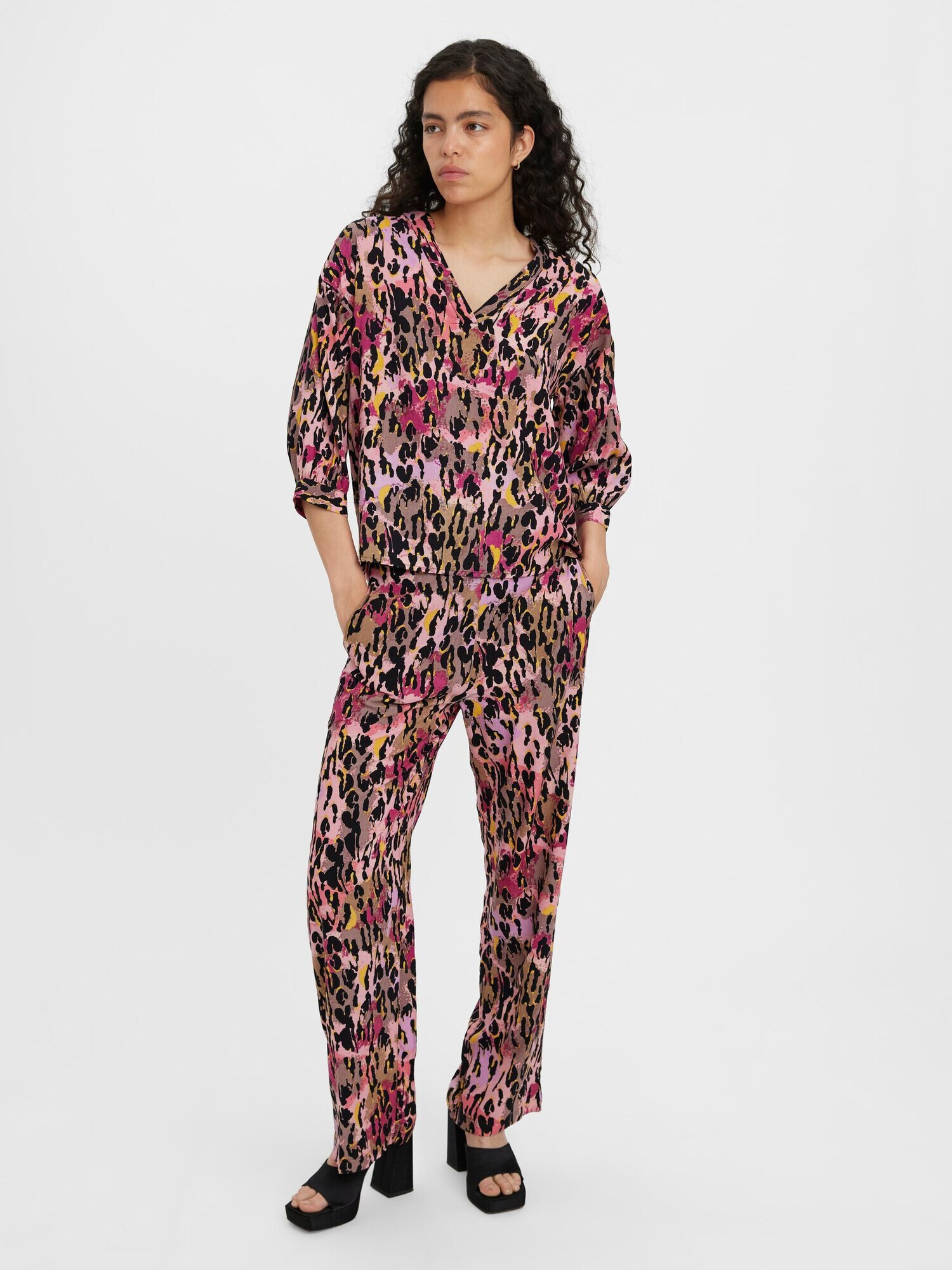 VERO MODA Bluză 'JAWI' maro deschis / fucsia / roz / negru - Pled.ro