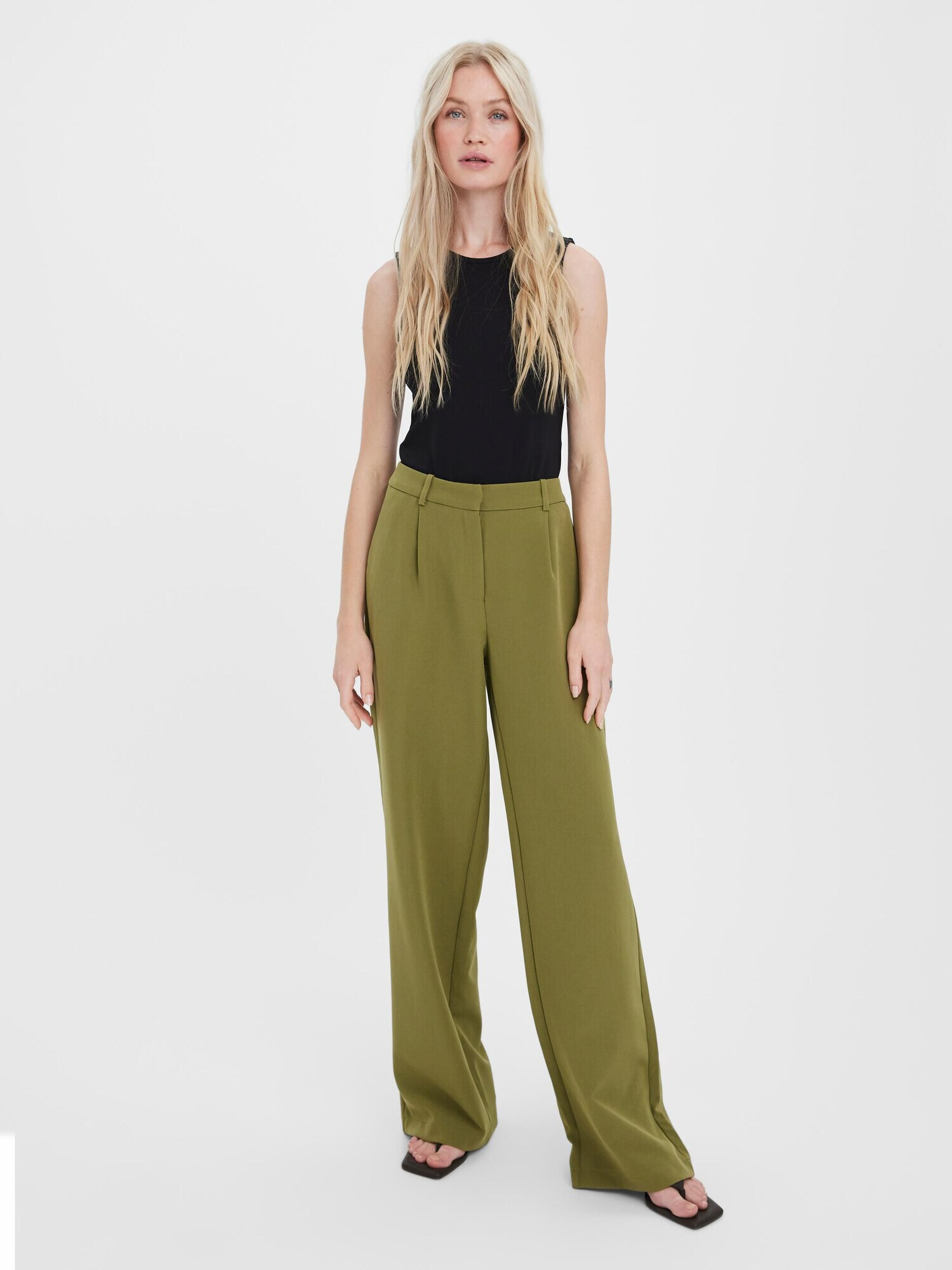 Vero Moda Collab Pantaloni cutați 'Tinamaria' oliv - Pled.ro