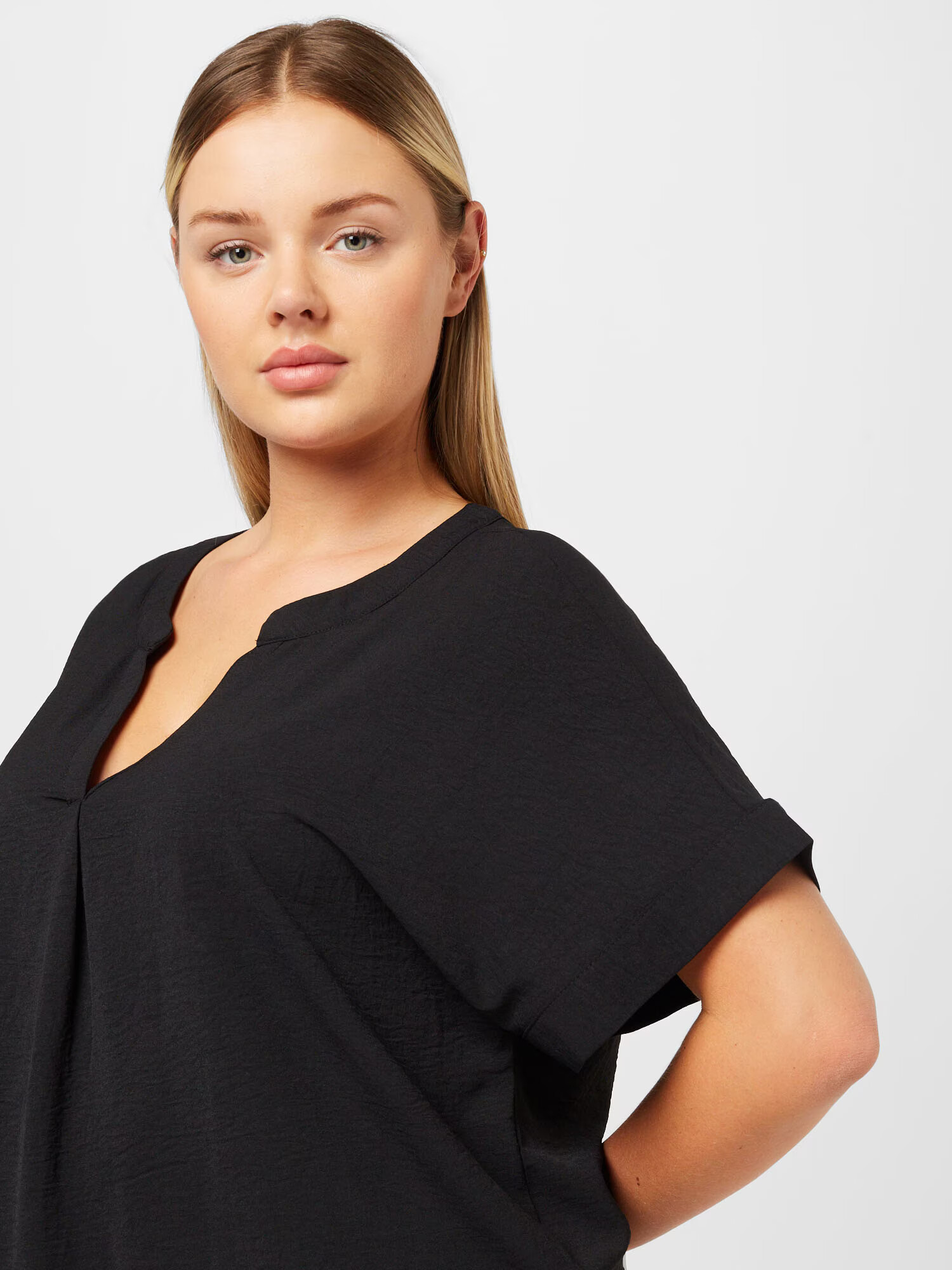 Vero Moda Curve Bluză 'CINGE' negru - Pled.ro