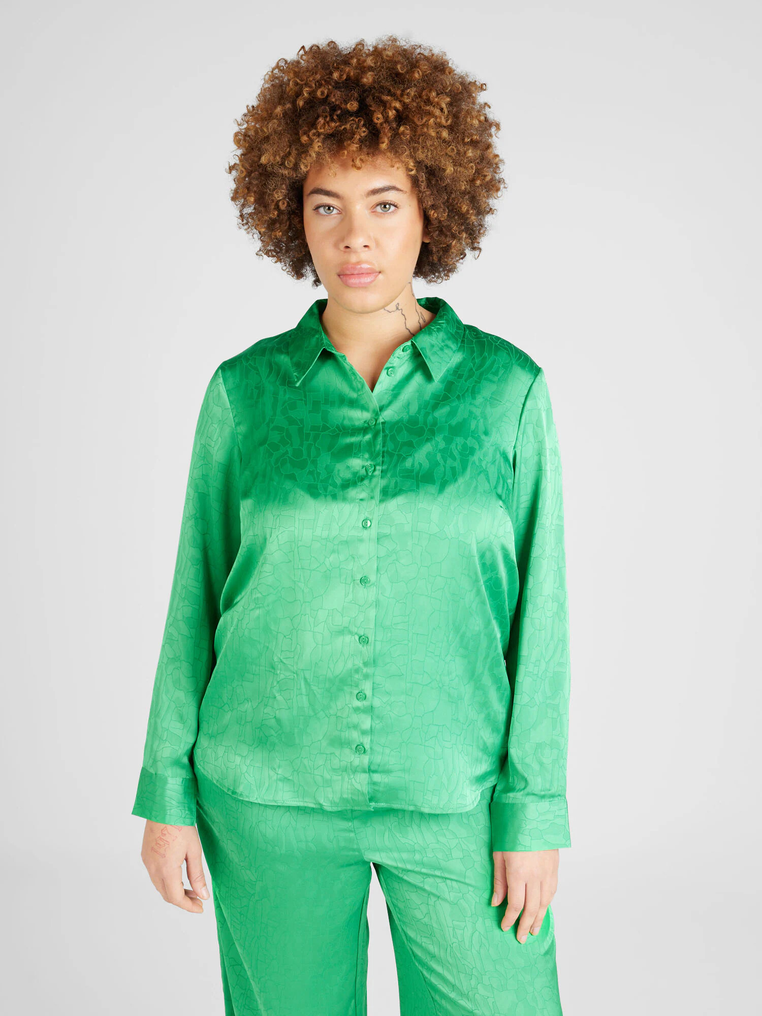 Vero Moda Curve Bluză 'CRISTI' verde - Pled.ro