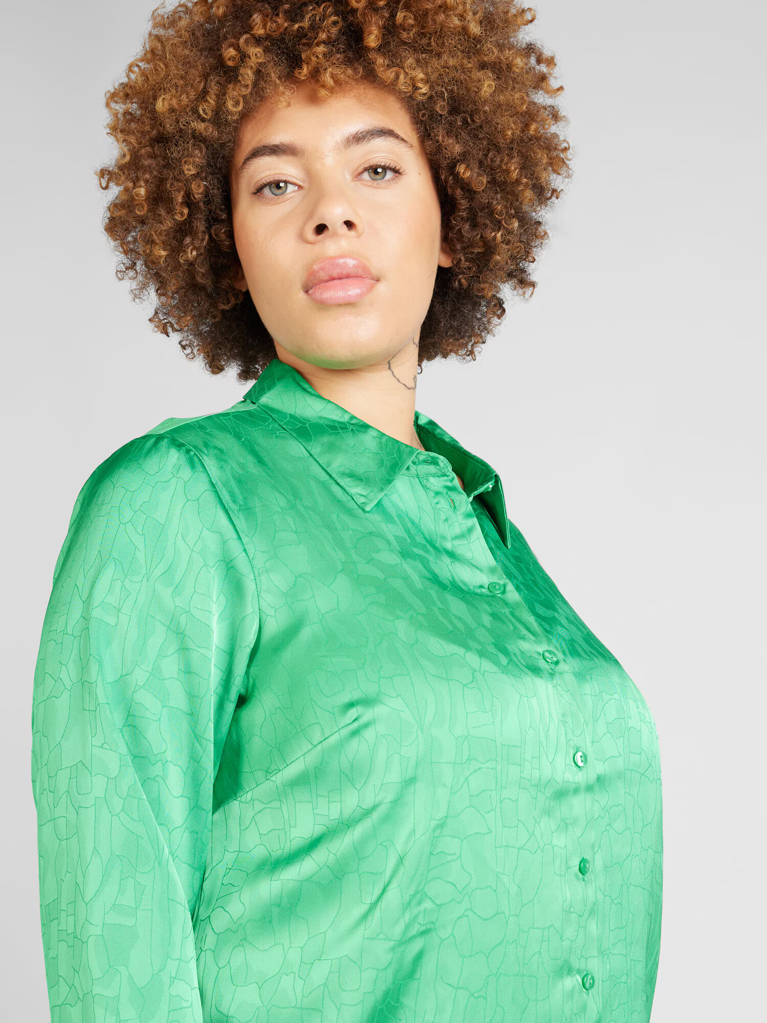 Vero Moda Curve Bluză 'CRISTI' verde - Pled.ro