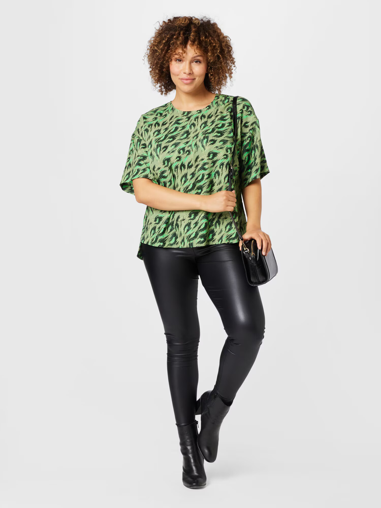 Vero Moda Curve Bluză 'FREJA' verde / kaki / verde neon - Pled.ro