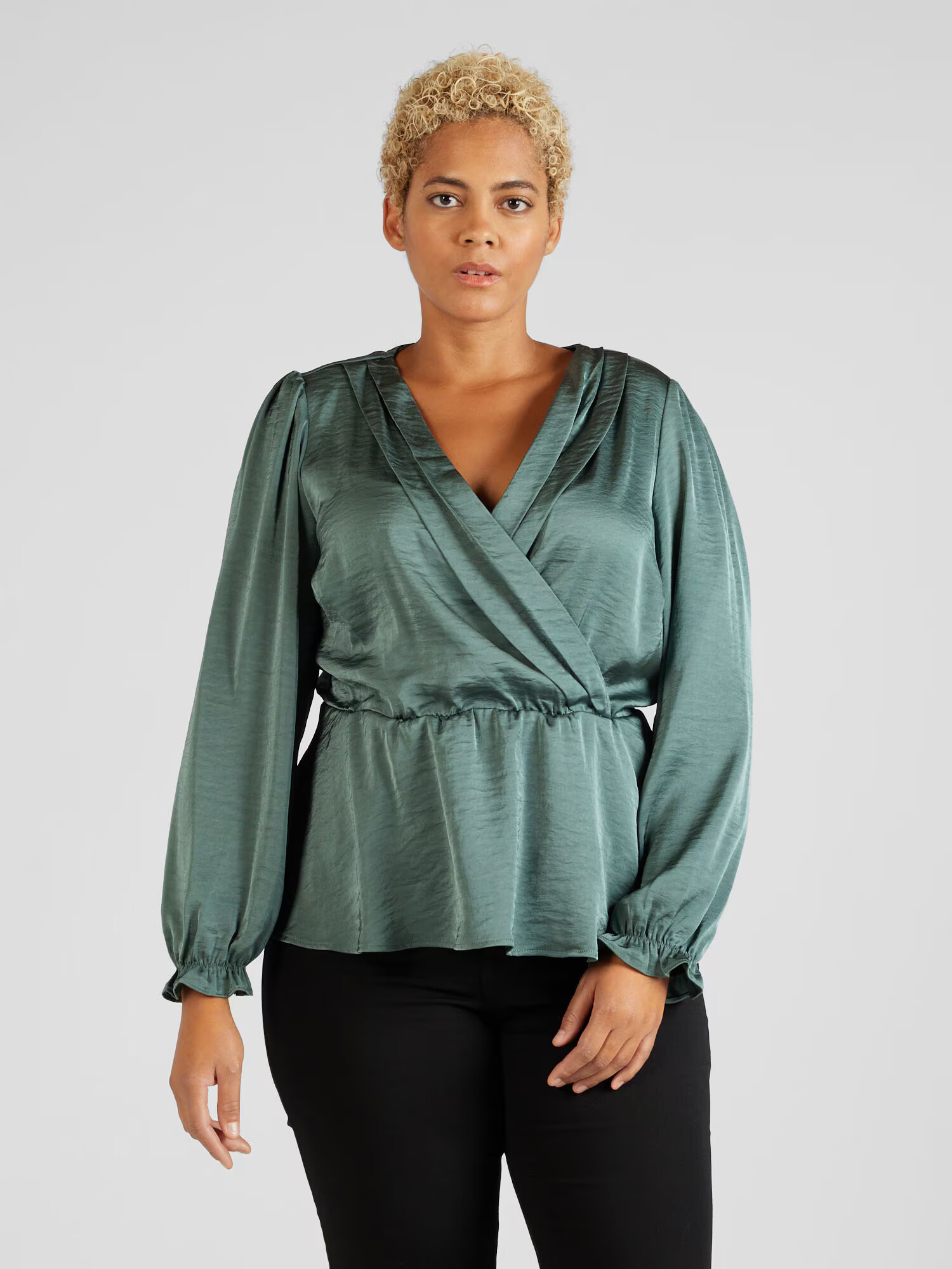 Vero Moda Curve Bluză 'Mary' verde pin - Pled.ro