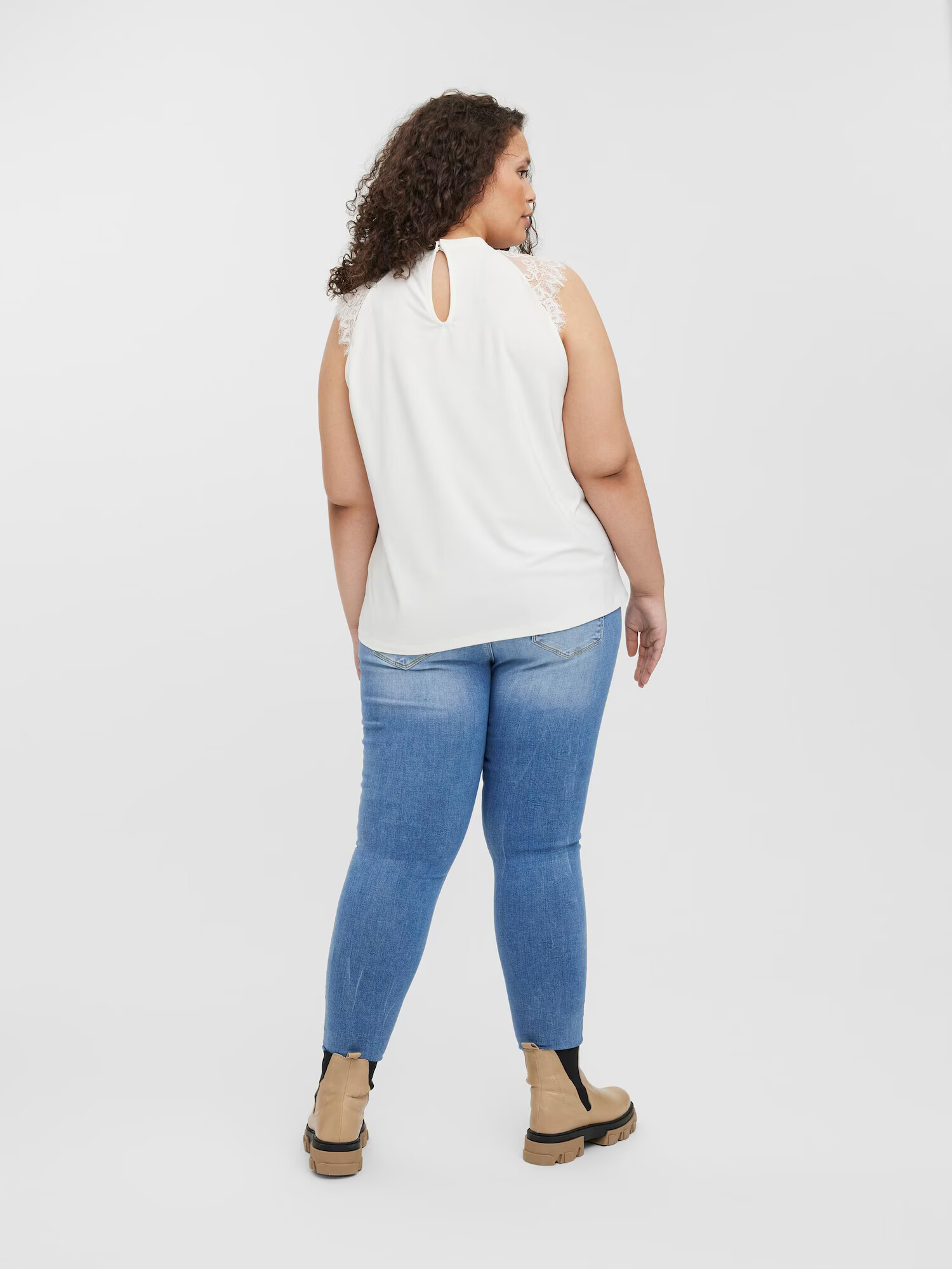 Vero Moda Curve Bluză 'Milla' alb - Pled.ro