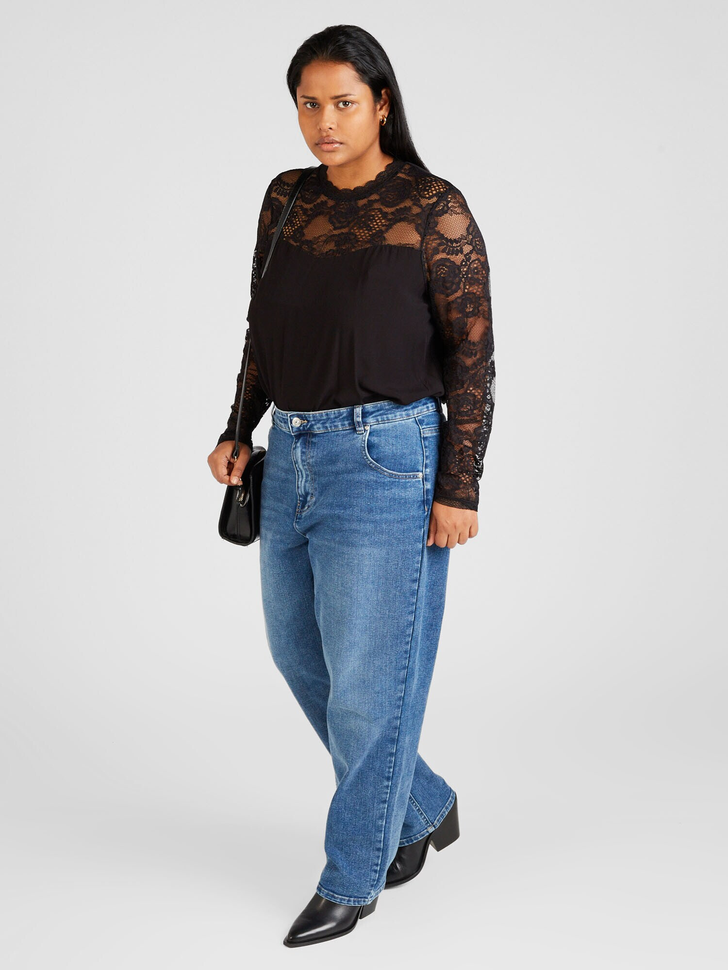 Vero Moda Curve Bluză 'RUSK' negru - Pled.ro