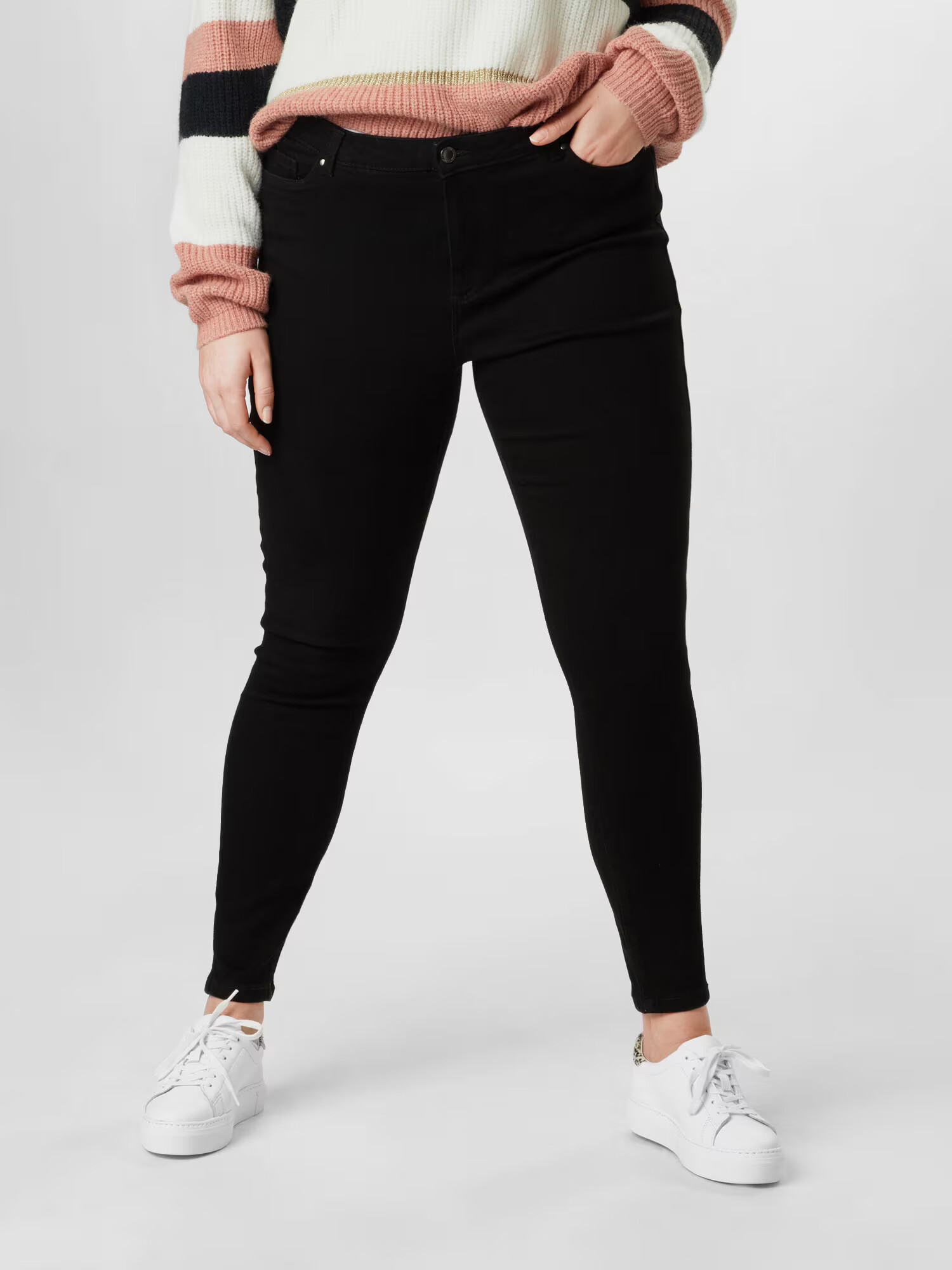 Vero Moda Curve Jeans 'LORA' negru - Pled.ro