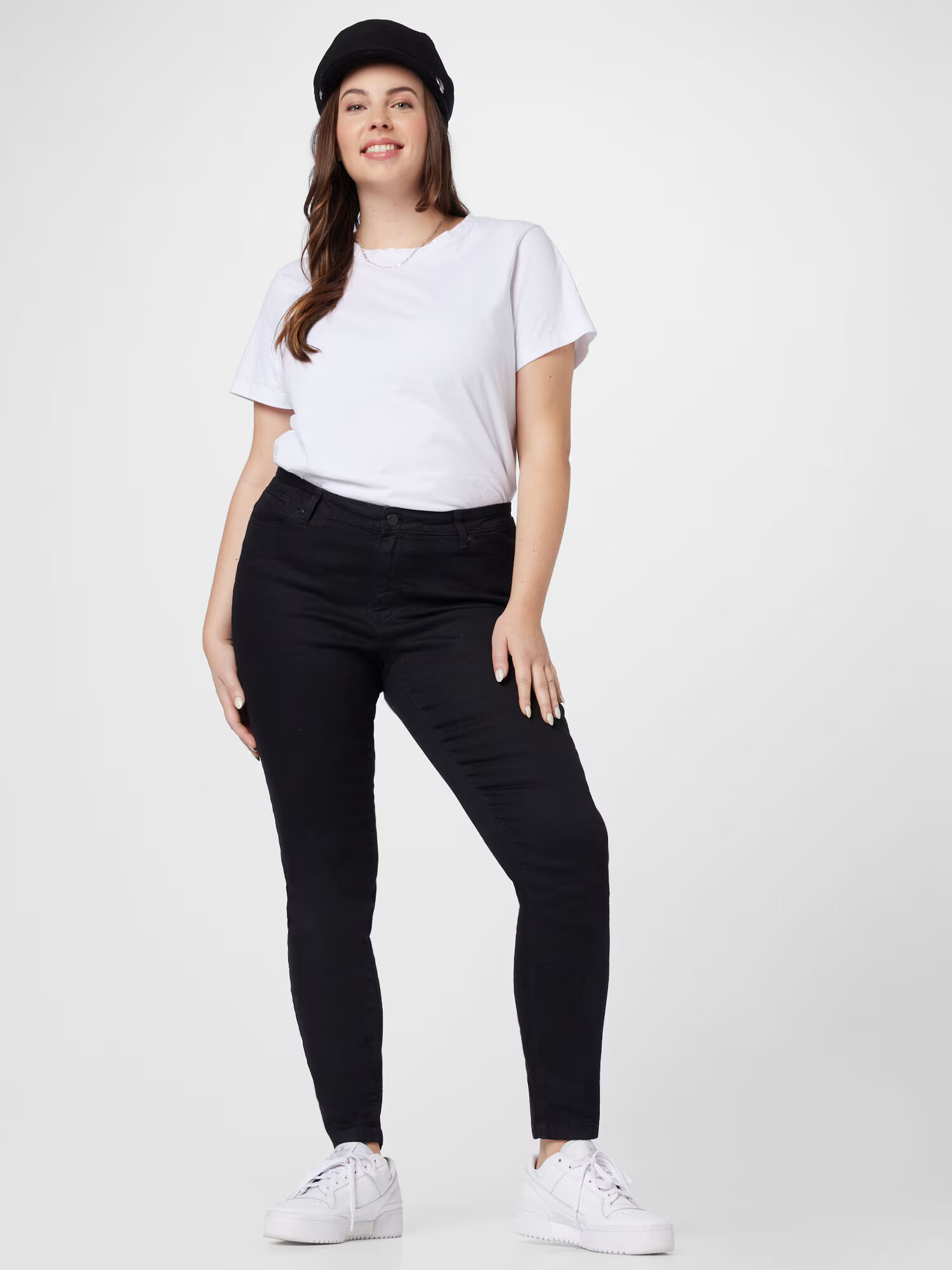 Vero Moda Curve Jeans 'Rudy' negru - Pled.ro