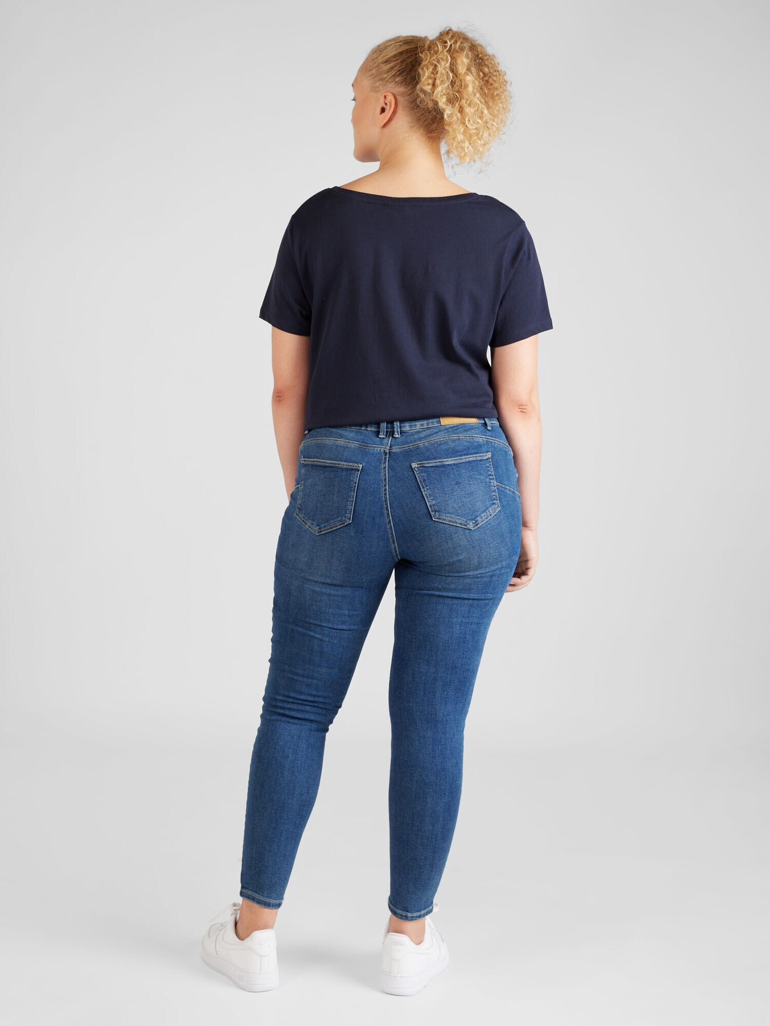 Vero Moda Curve Jeans 'Sela' albastru denim - Pled.ro