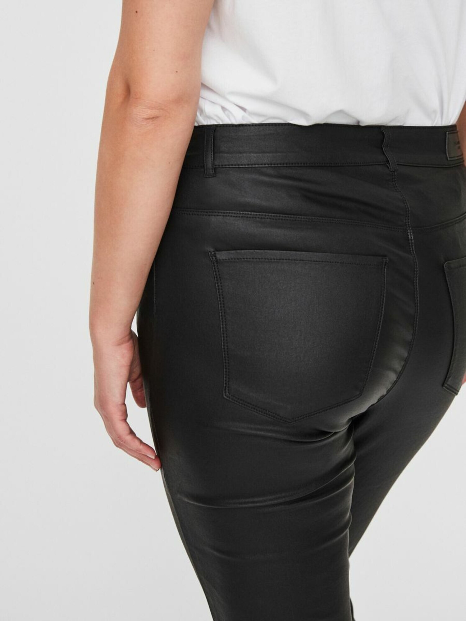 Vero Moda Curve Jeans 'Seven' negru - Pled.ro