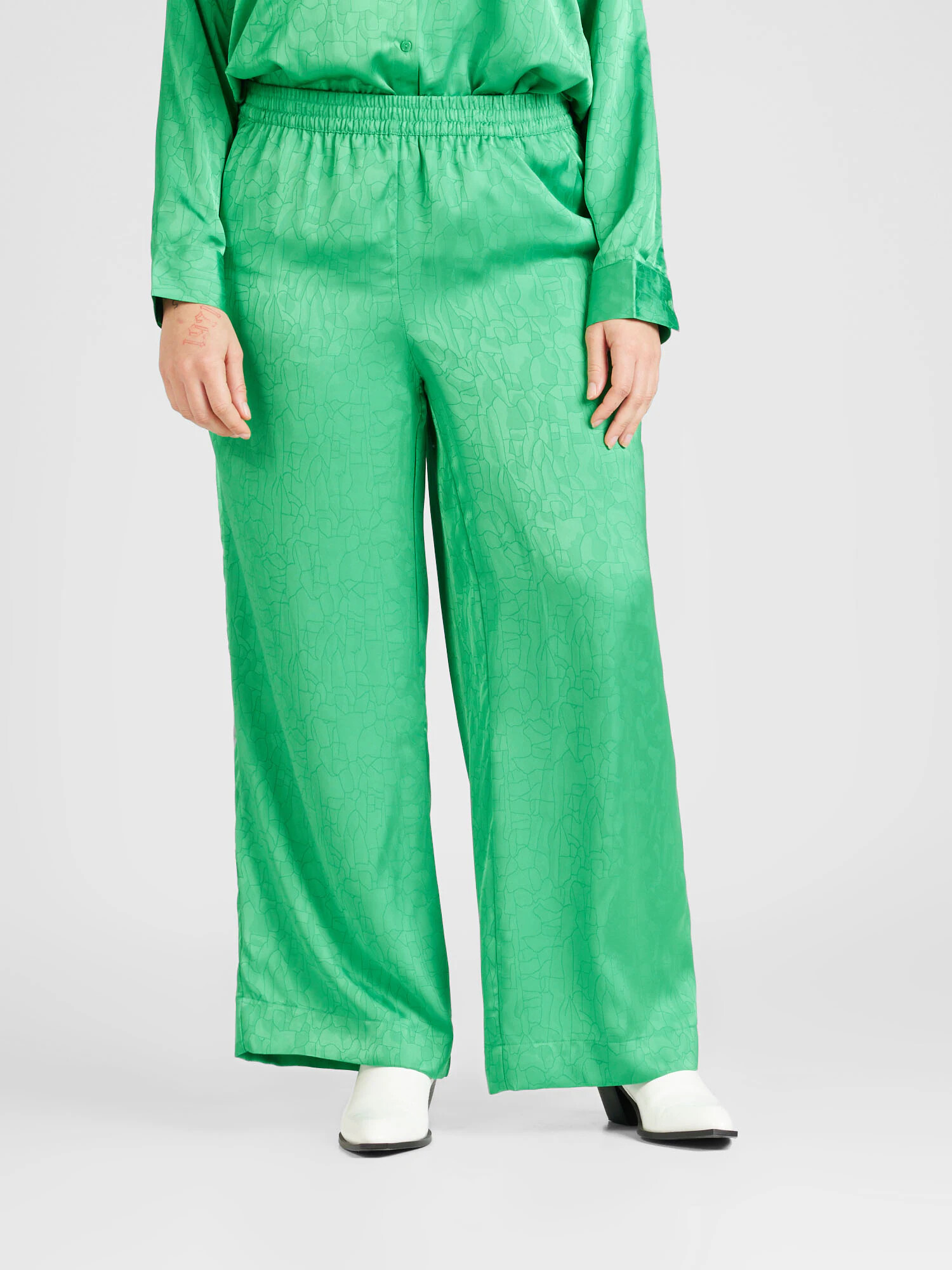 Vero Moda Curve Pantaloni 'CRISTI' verde / verde închis - Pled.ro