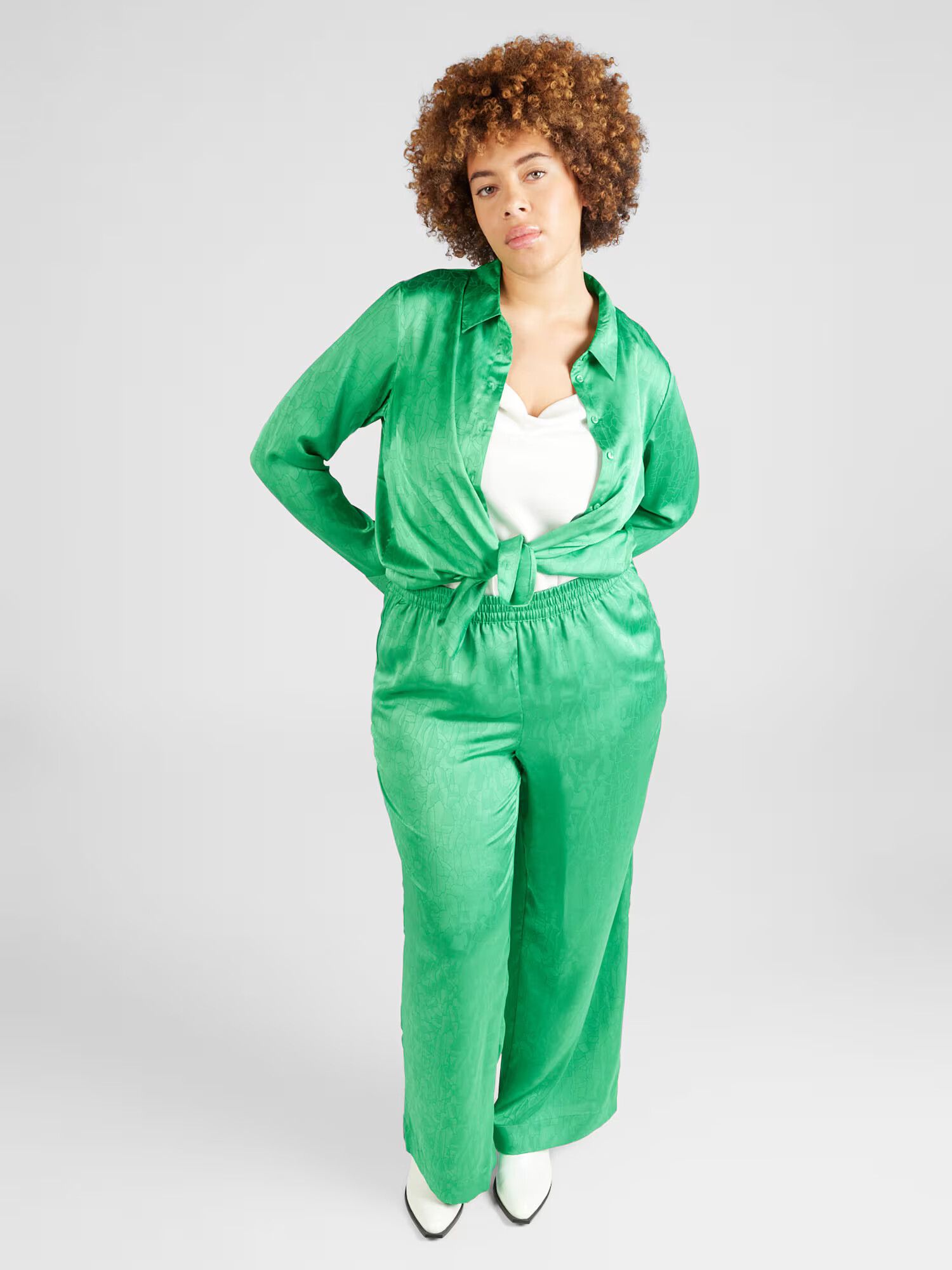 Vero Moda Curve Pantaloni 'CRISTI' verde / verde închis - Pled.ro