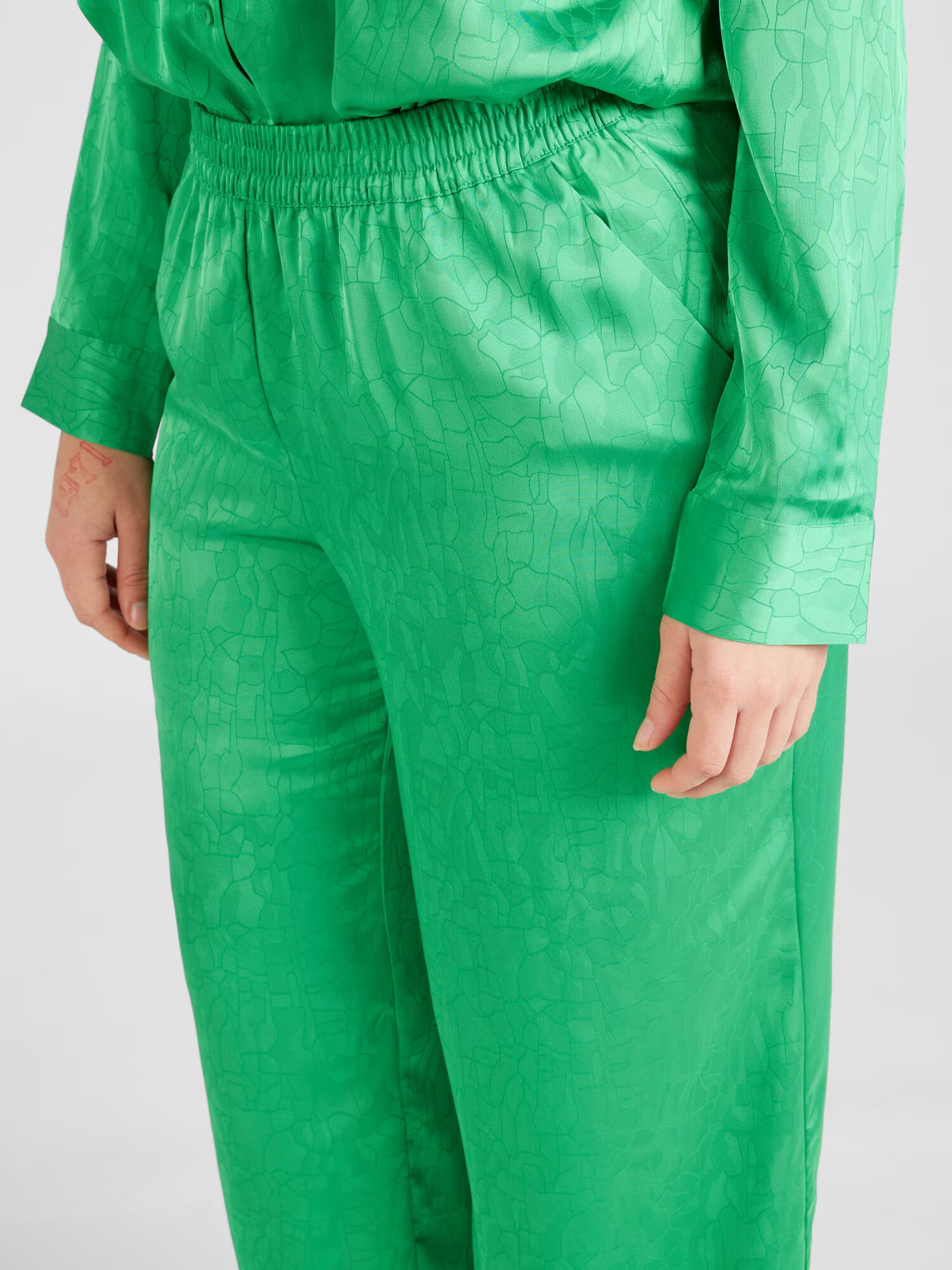 Vero Moda Curve Pantaloni 'CRISTI' verde / verde închis - Pled.ro