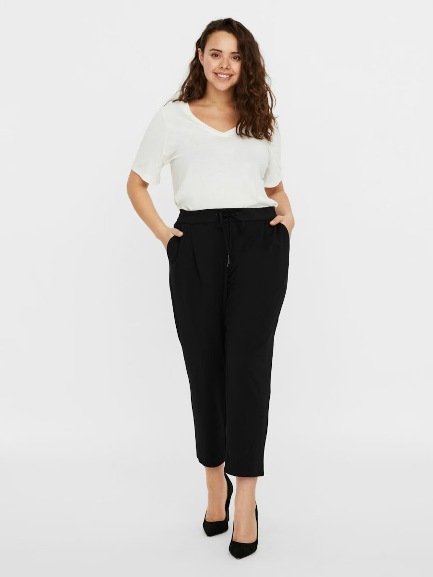 Vero Moda Curve Pantaloni cutați 'Eva' negru - Pled.ro