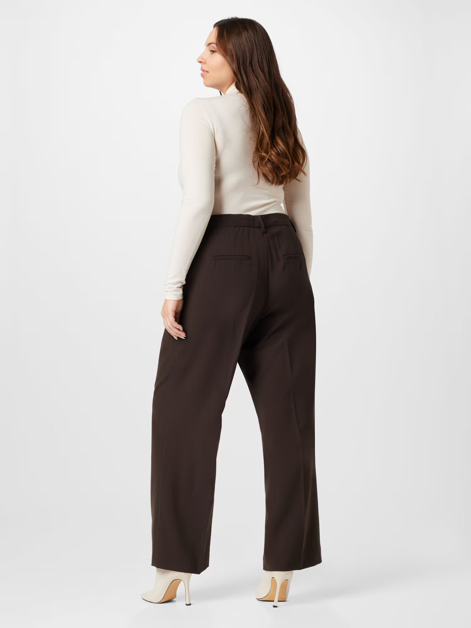 Vero Moda Curve Pantaloni cutați 'TROIAN' maro închis - Pled.ro