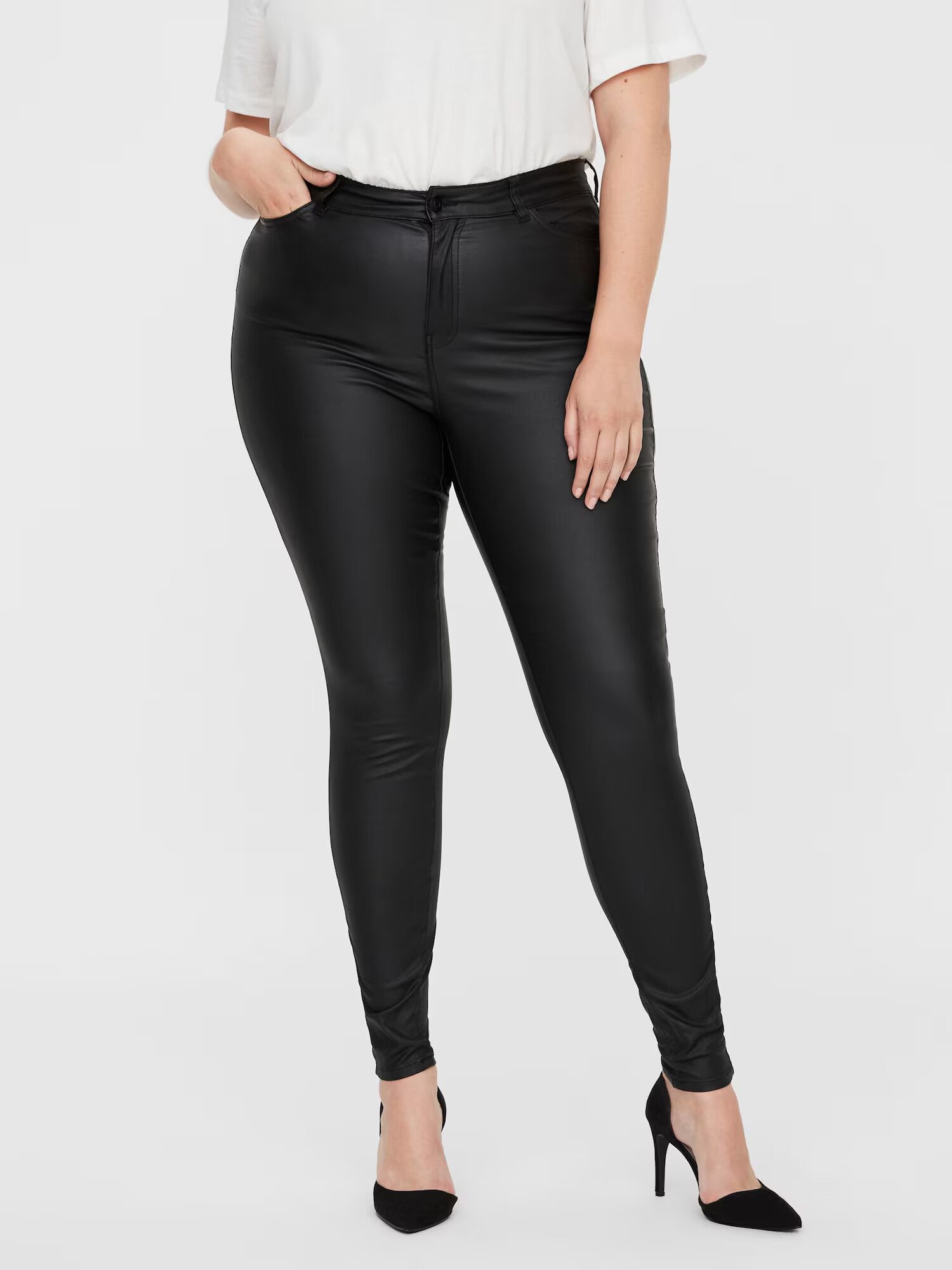 Vero Moda Curve Pantaloni 'Lora' negru - Pled.ro