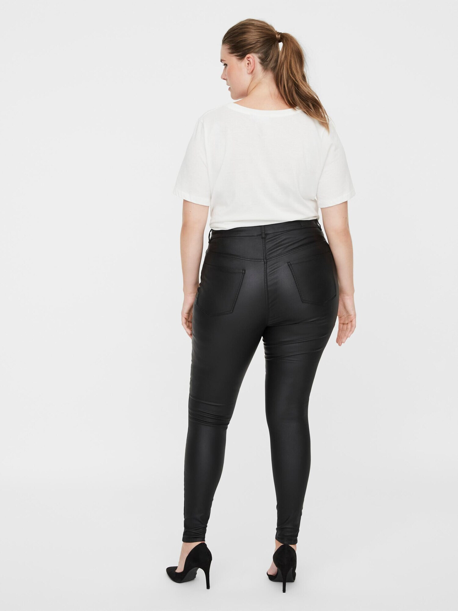 Vero Moda Curve Pantaloni 'Lora' negru - Pled.ro