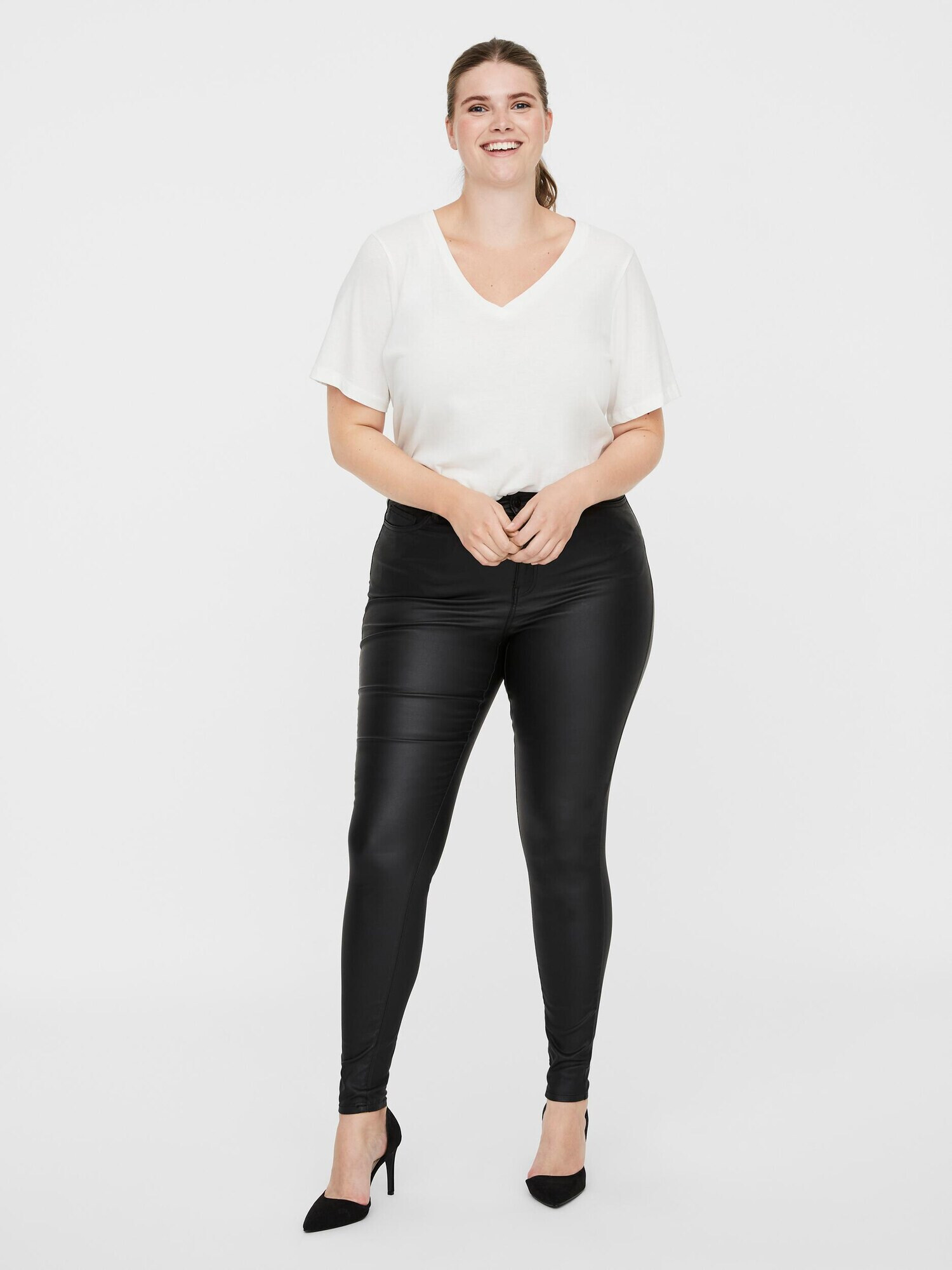 Vero Moda Curve Pantaloni 'Lora' negru - Pled.ro