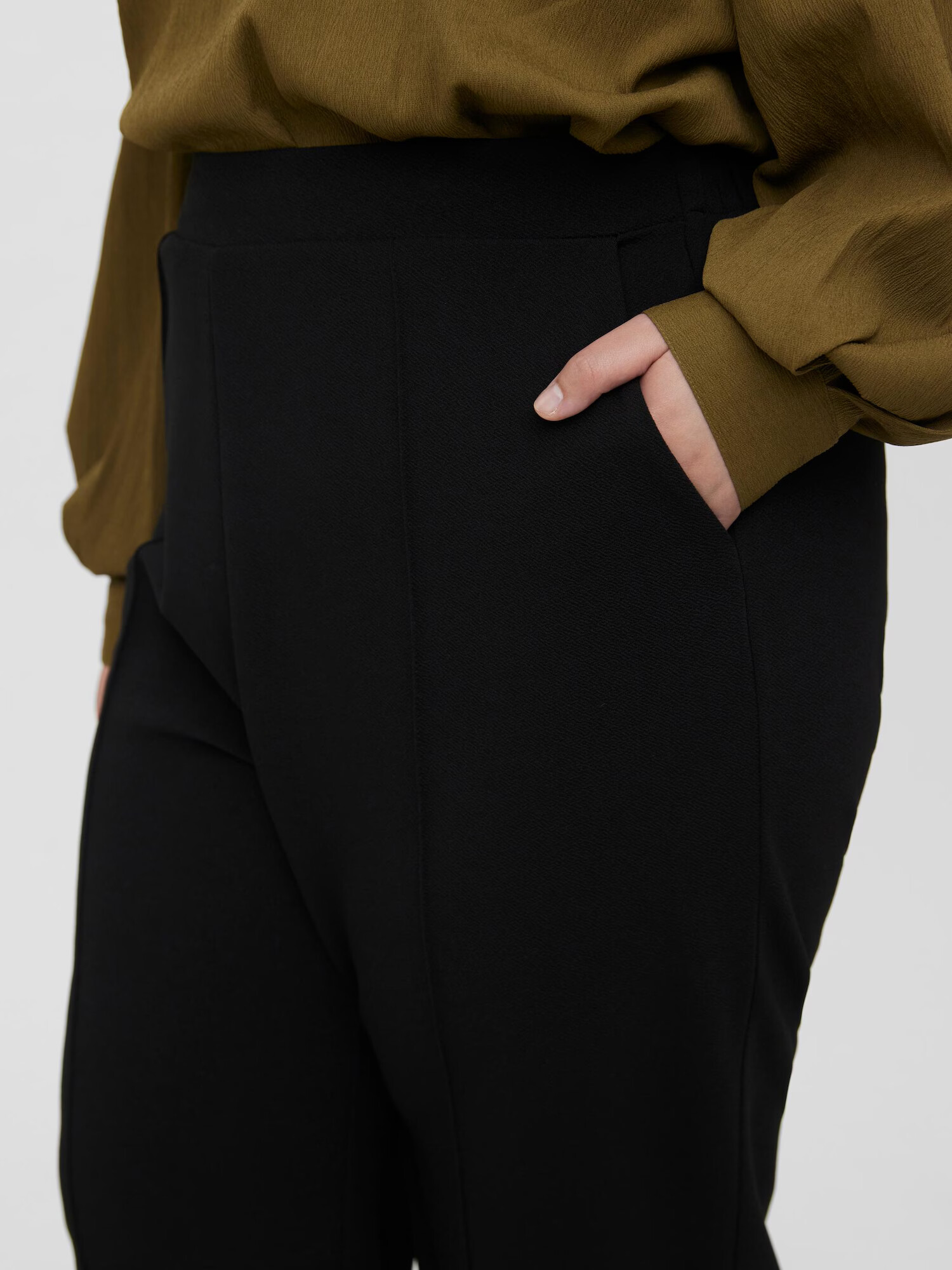 Vero Moda Curve Pantaloni 'Mette' negru - Pled.ro