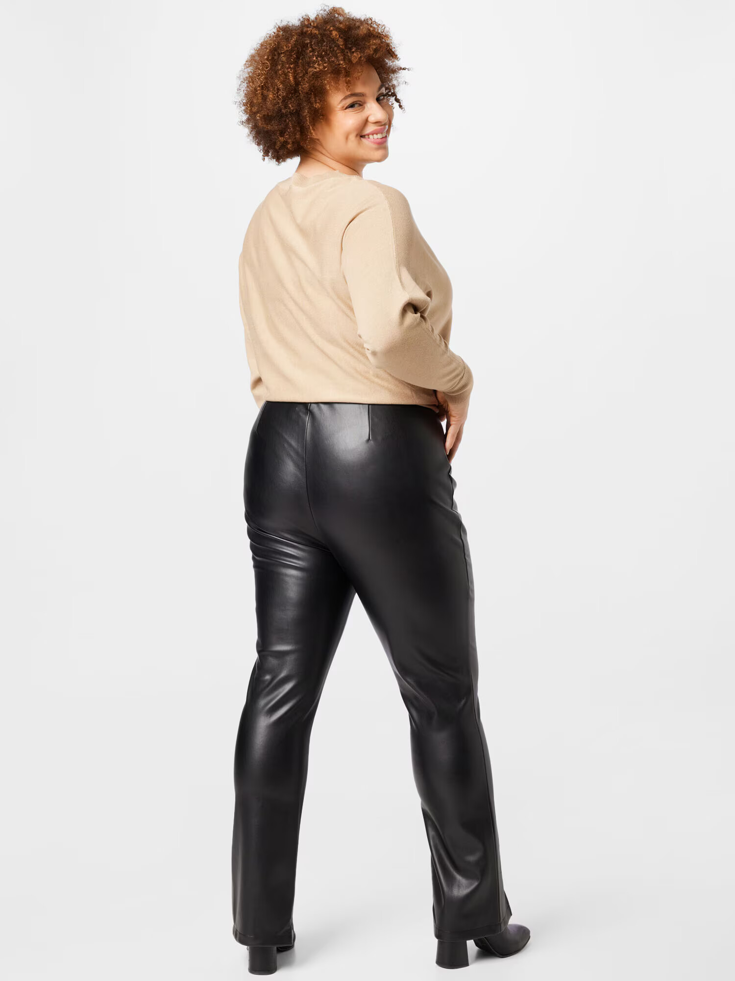 Vero Moda Curve Pantaloni negru - Pled.ro