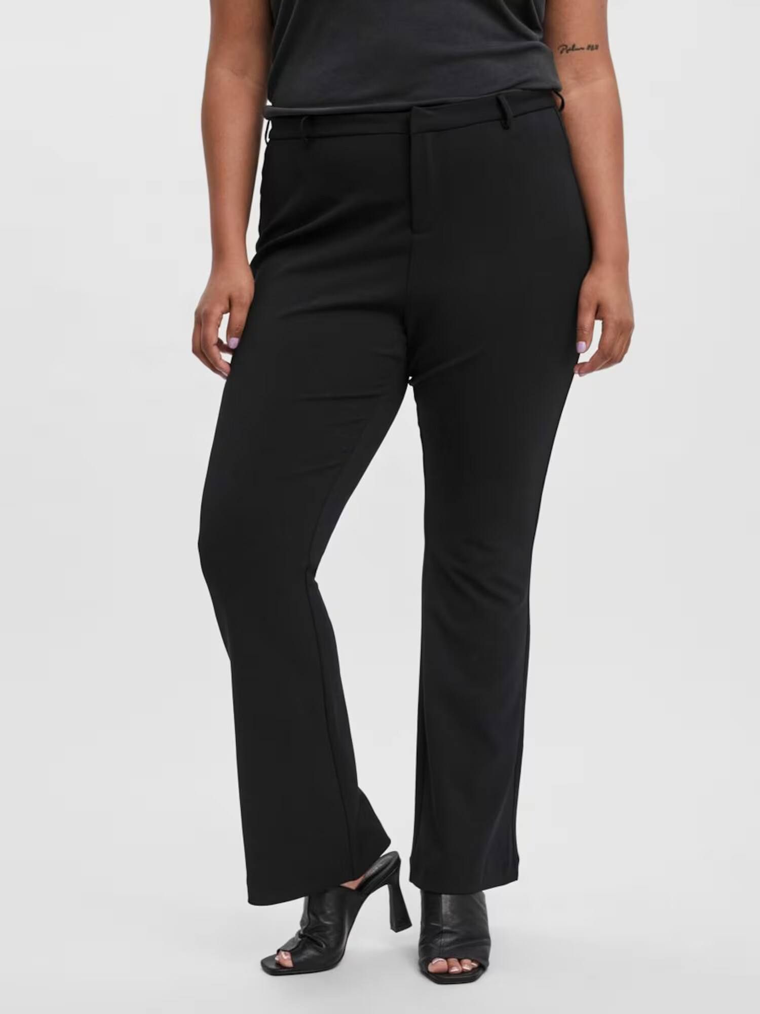 Vero Moda Curve Pantaloni negru - Pled.ro