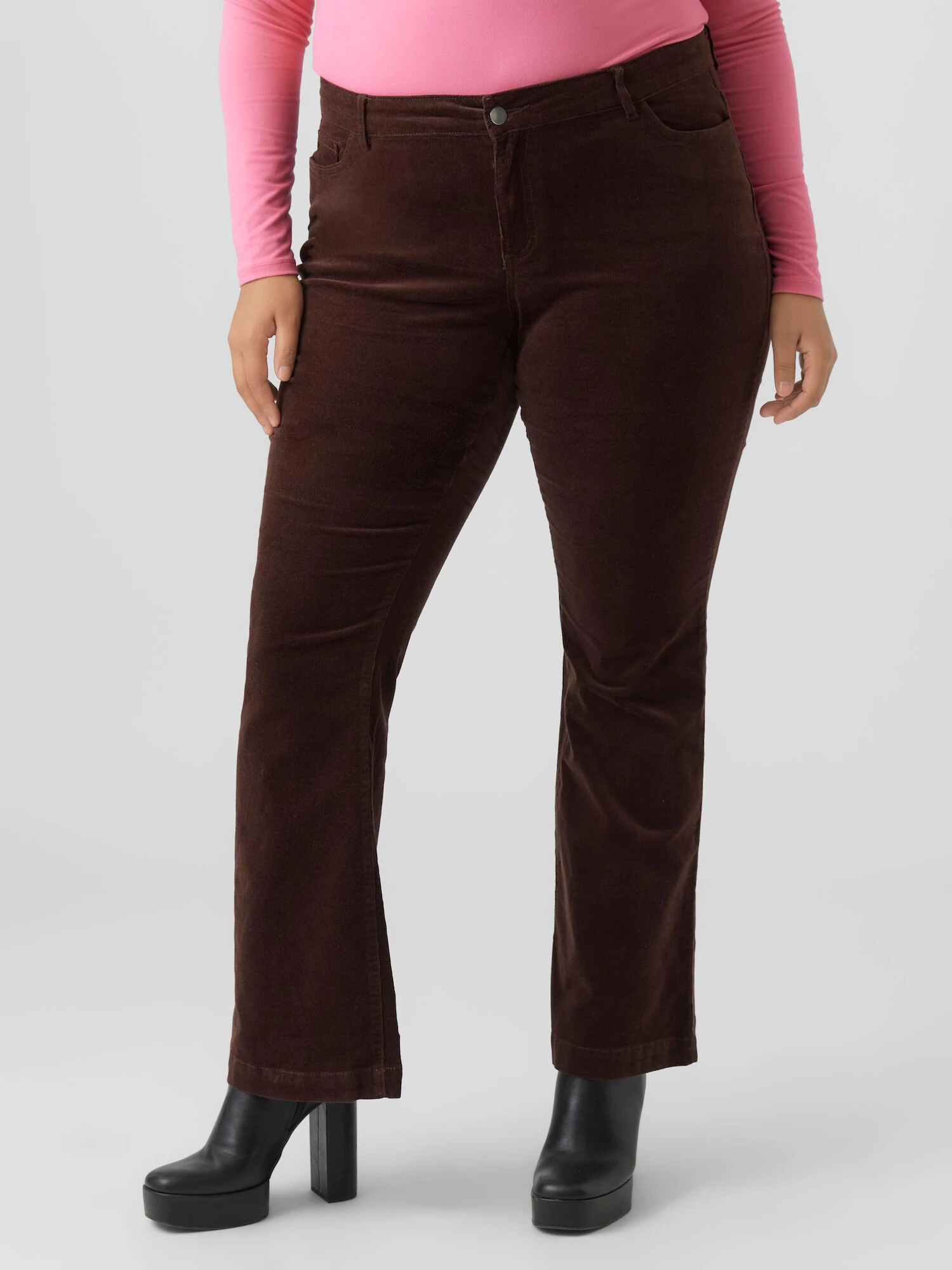 Vero Moda Curve Pantaloni 'PEACHY' ciocolatiu - Pled.ro