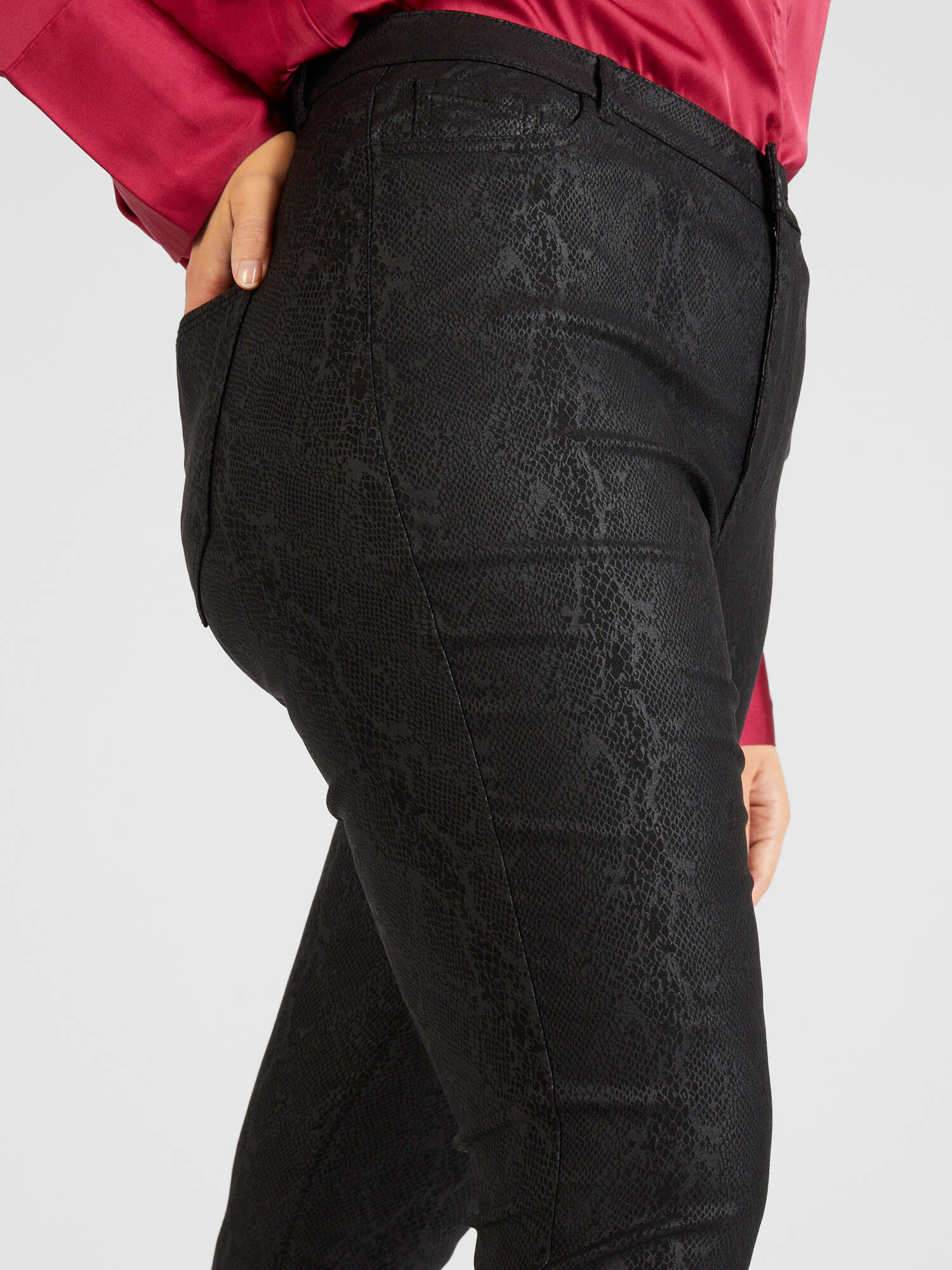 Vero Moda Curve Pantaloni 'SOPHIA' negru - Pled.ro