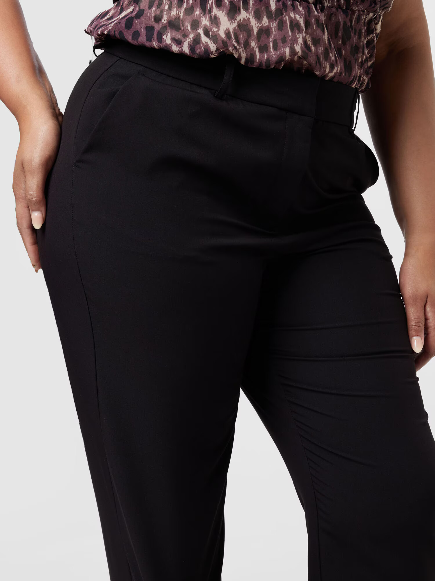 Vero Moda Curve Pantaloni 'Zelda' negru - Pled.ro