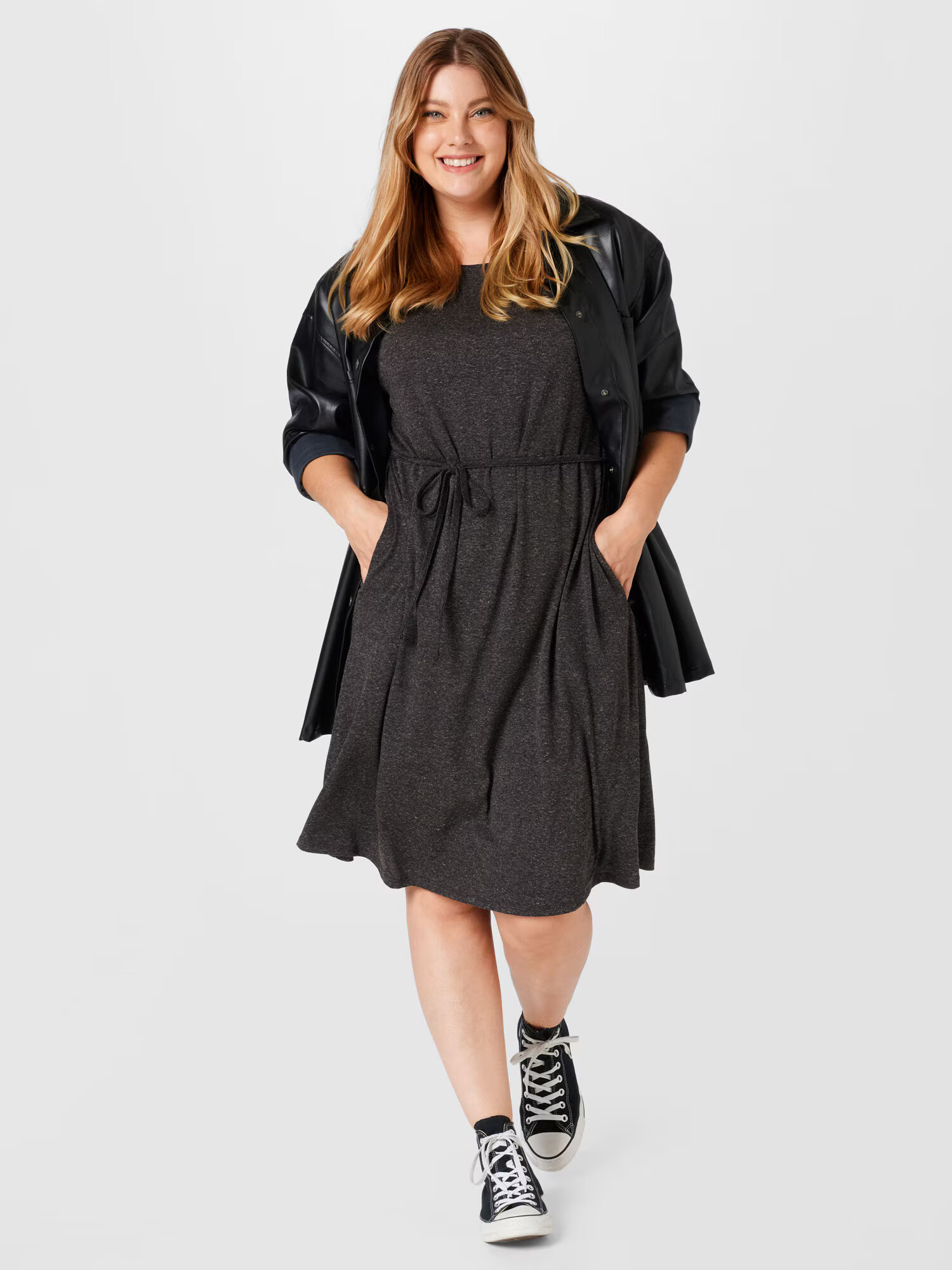 Vero Moda Curve Rochie 'JUNE' negru amestecat - Pled.ro