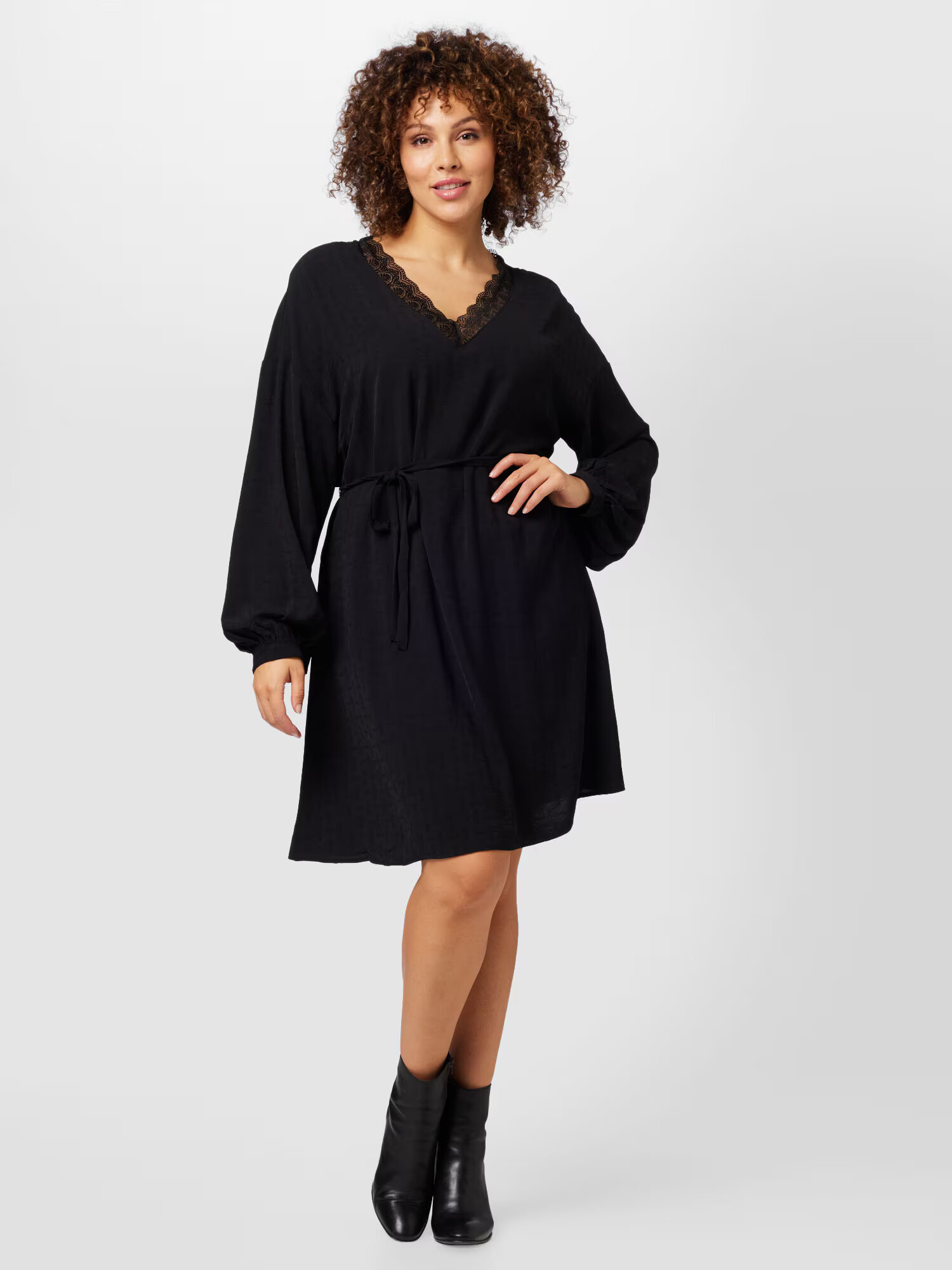 Vero Moda Curve Rochie 'LYRA' negru - Pled.ro