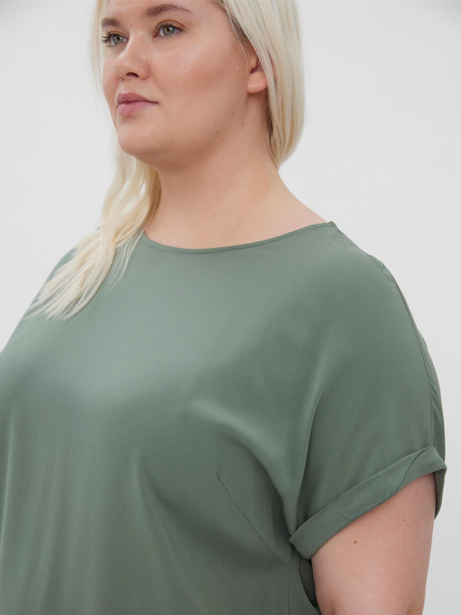 Vero Moda Curve Tricou 'Bicca' verde jad - Pled.ro