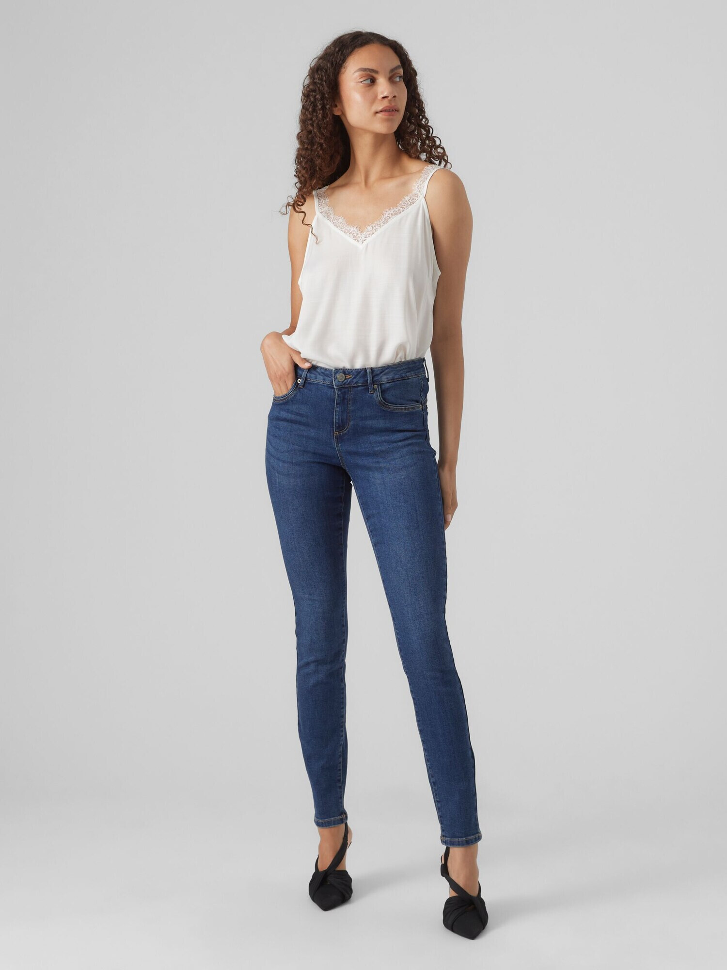 VERO MODA Jeans 'ALIA' albastru denim - Pled.ro