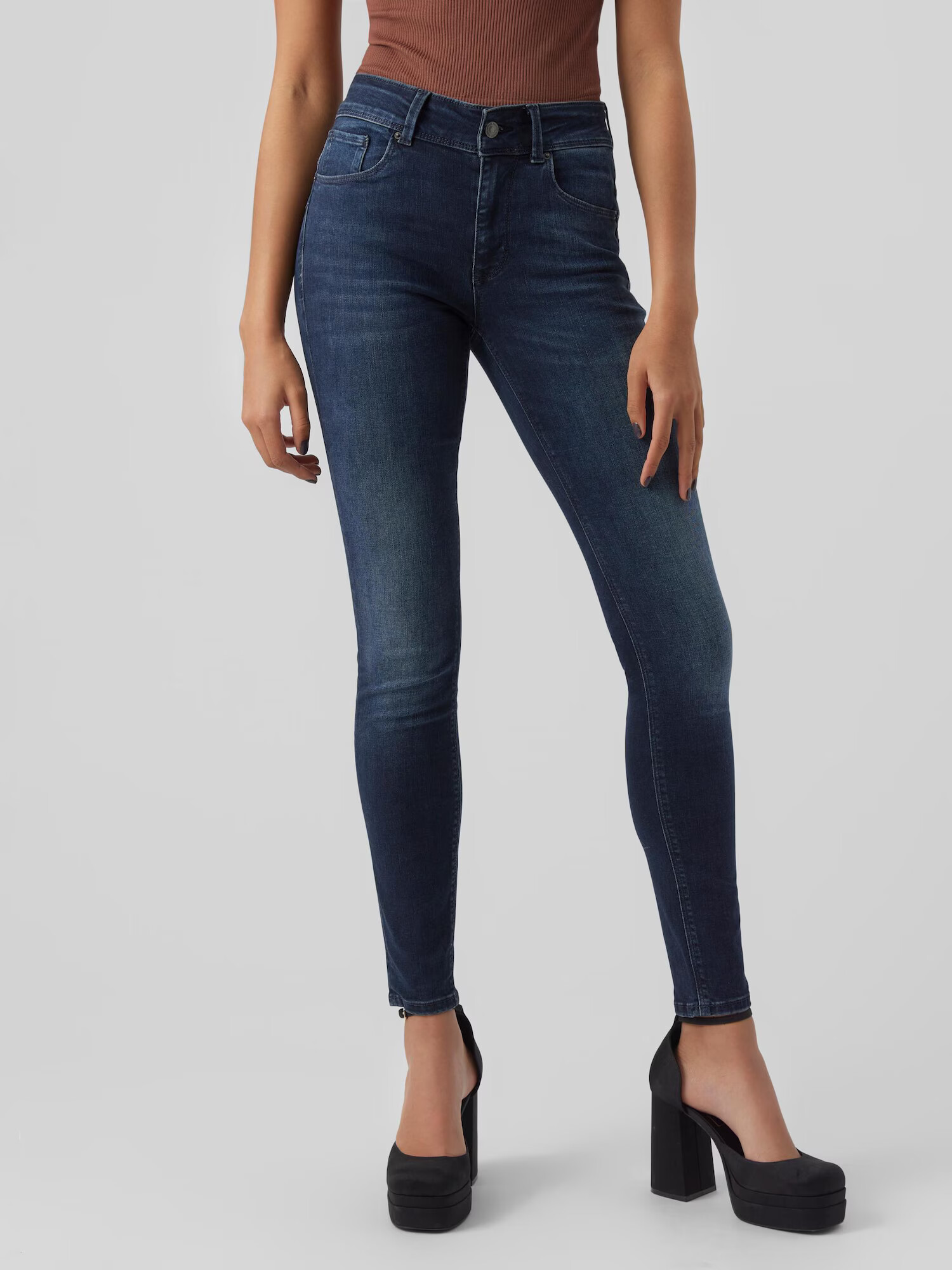 VERO MODA Jeans 'EMBRACE' albastru denim - Pled.ro