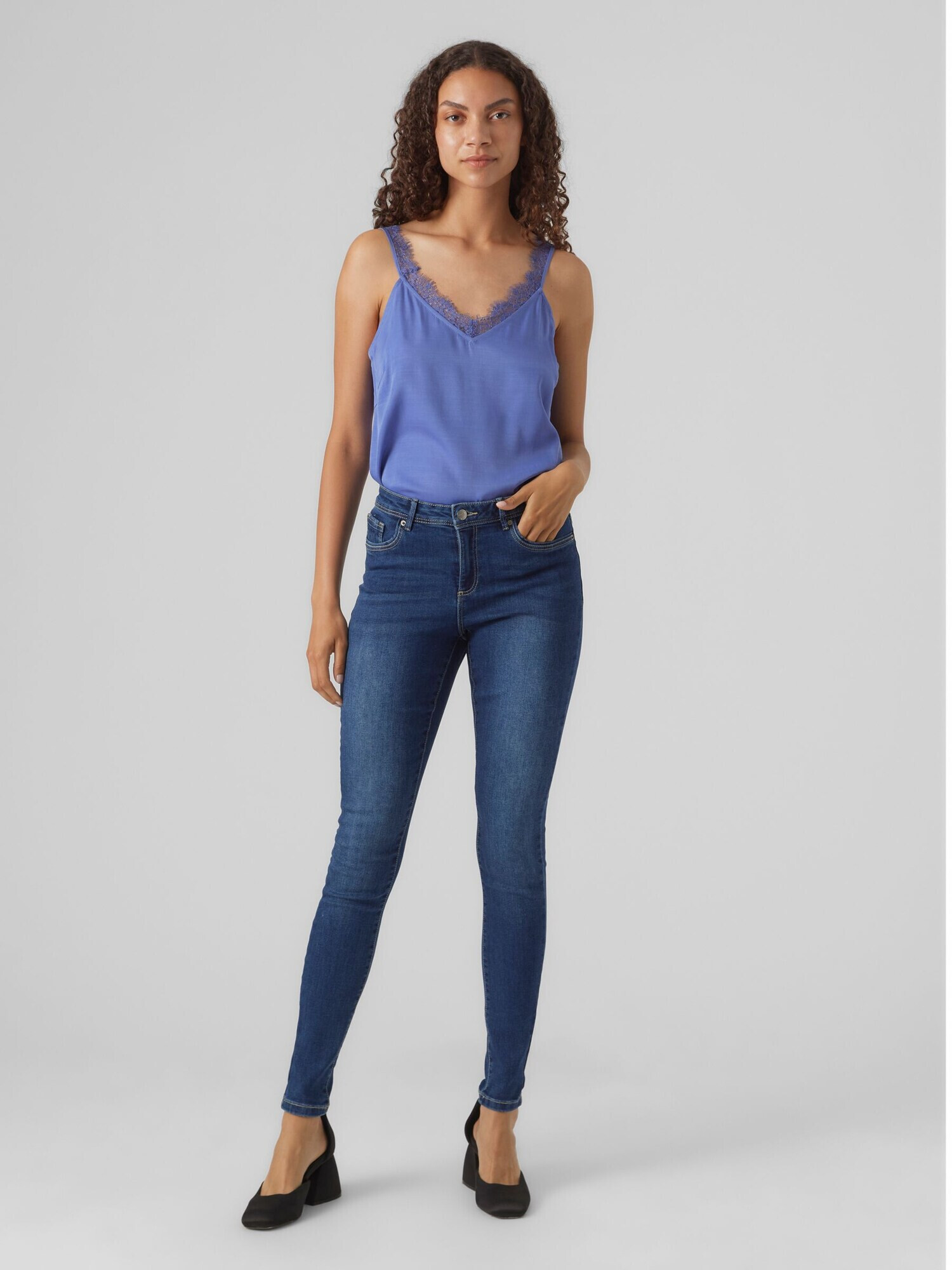 VERO MODA Jeans 'TANYA' albastru închis - Pled.ro