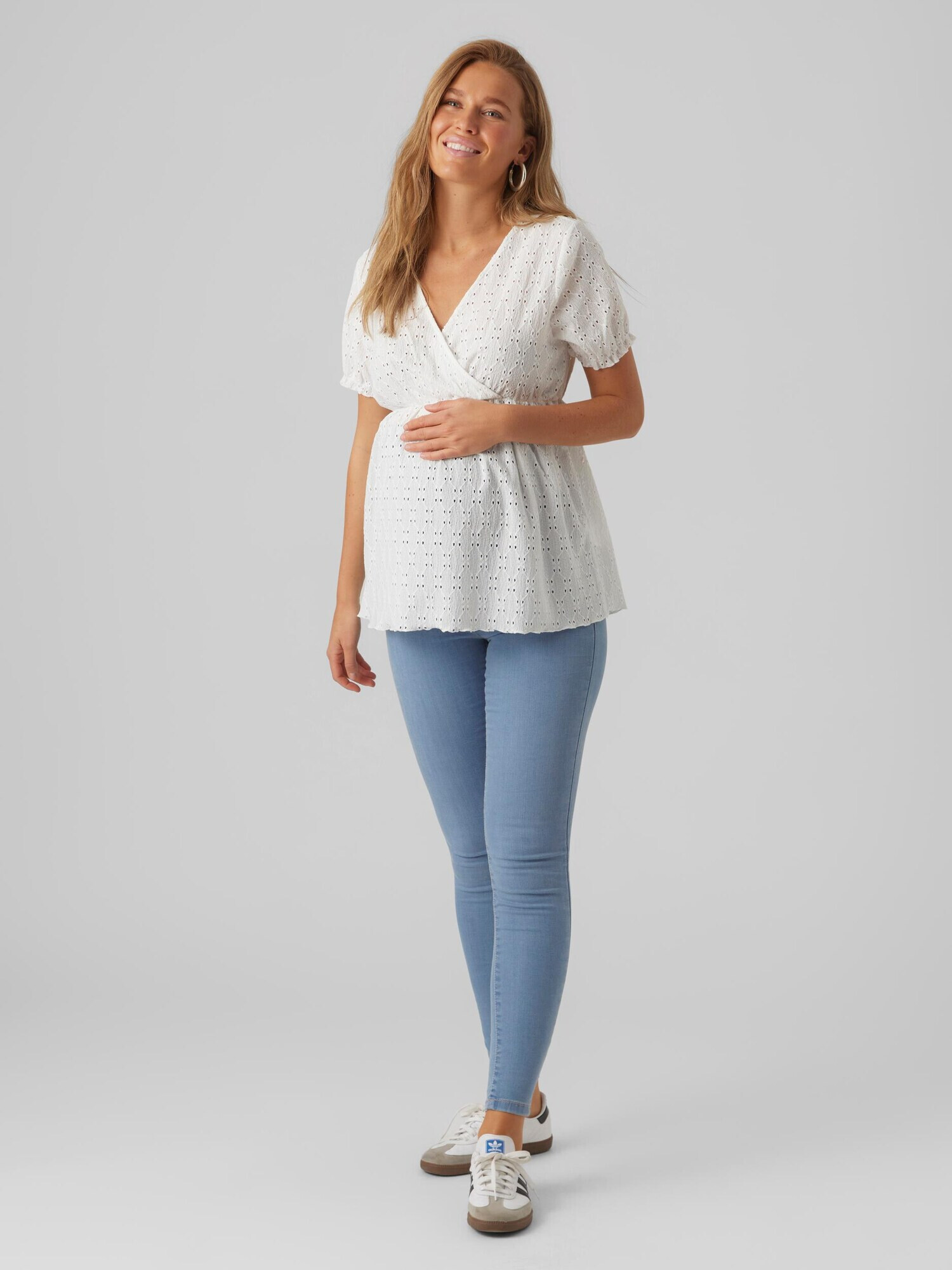 Vero Moda Maternity Bluză 'ULRIKKE' alb - Pled.ro