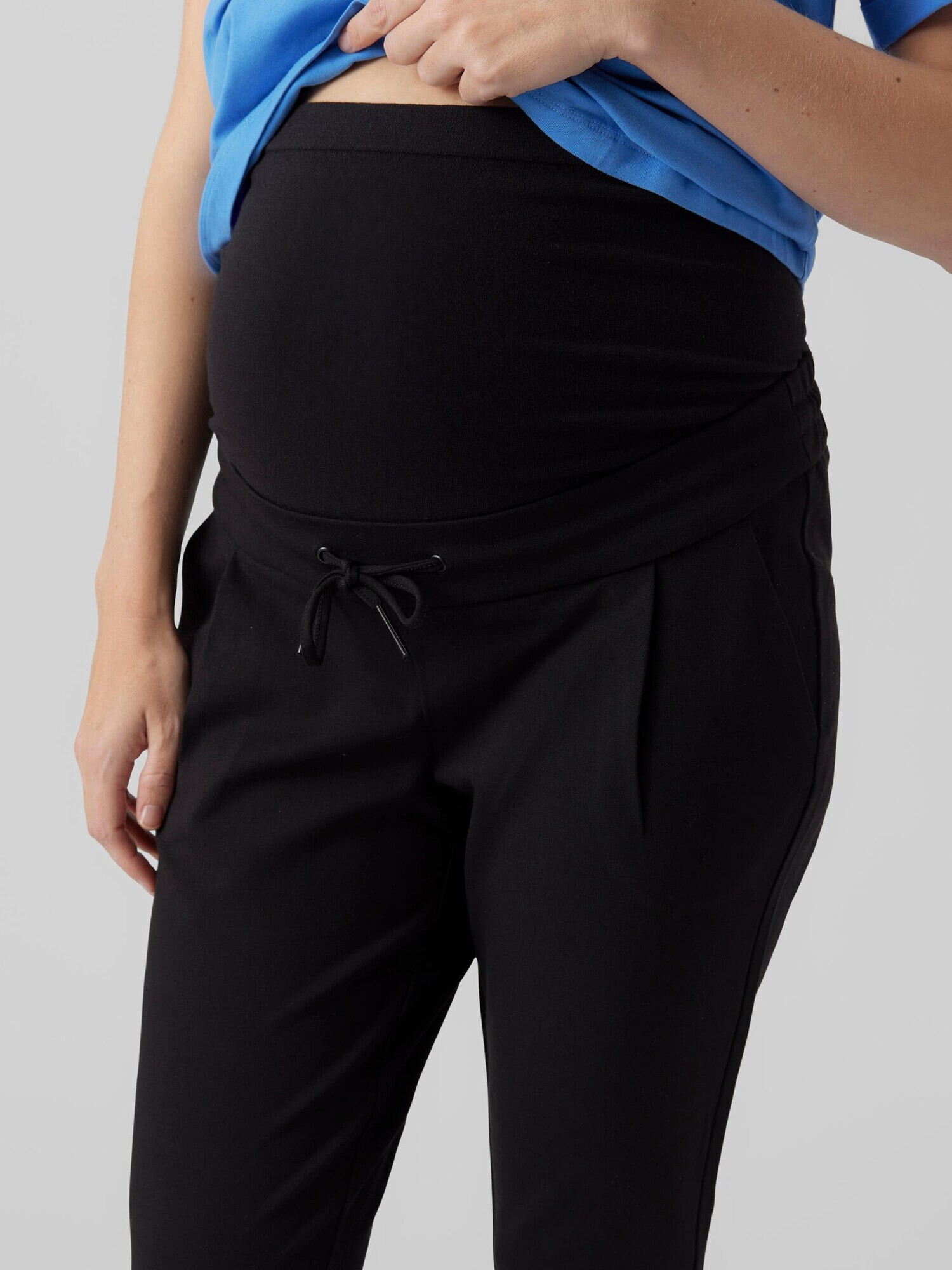 Vero Moda Maternity Pantaloni cutați 'MEVA' negru - Pled.ro